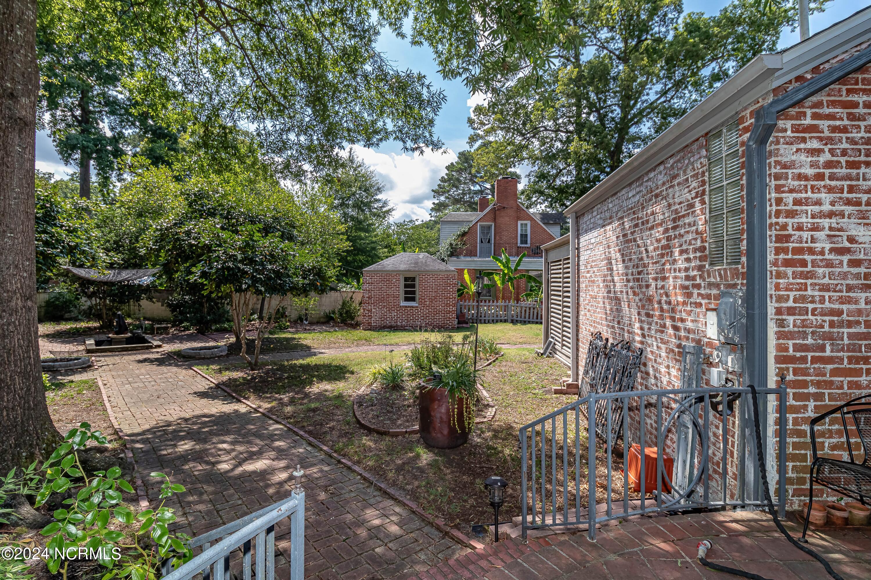 1108 E Pine Street Property Photo 76
