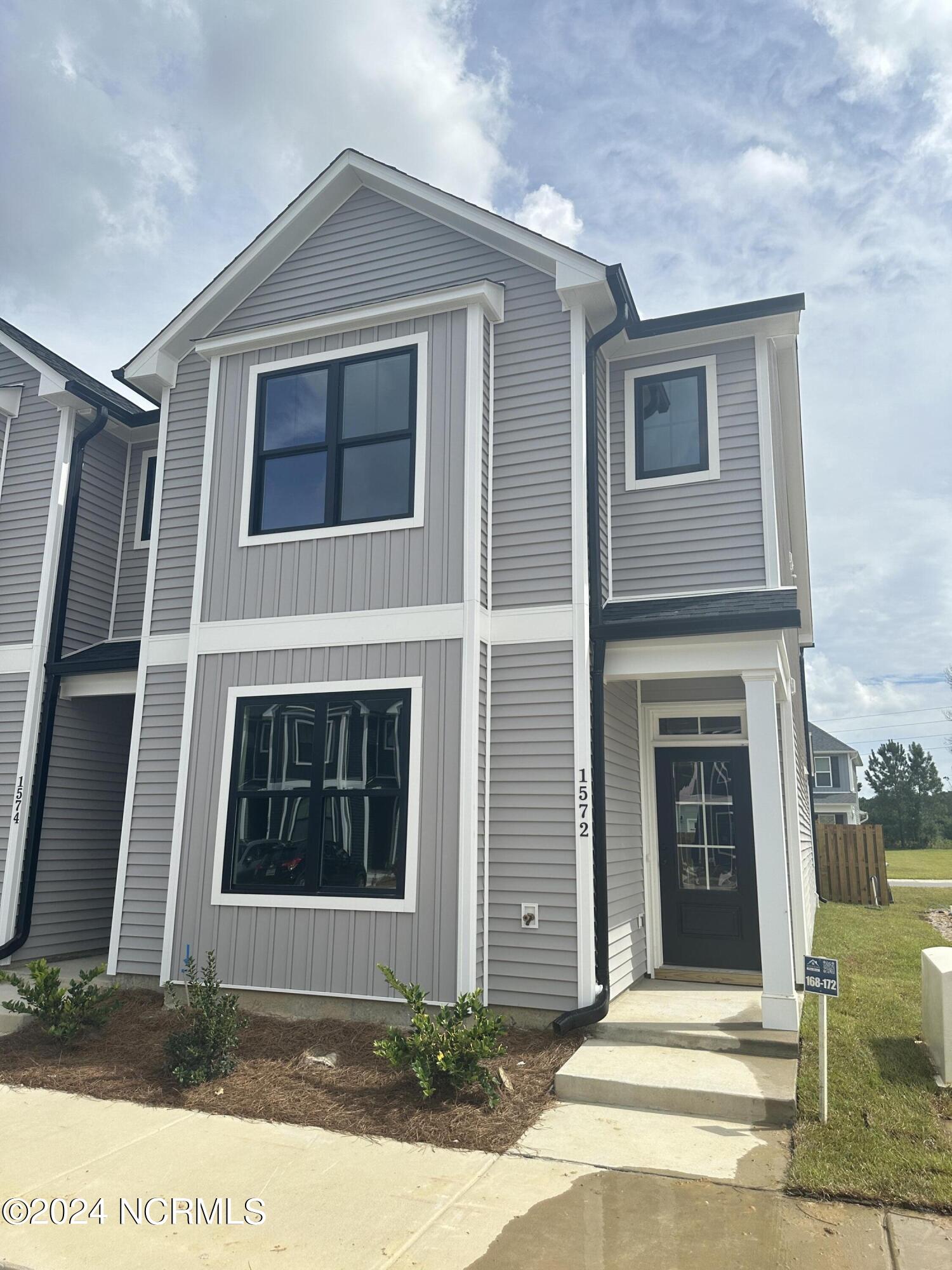 1572 Dusk Cove Property Photo