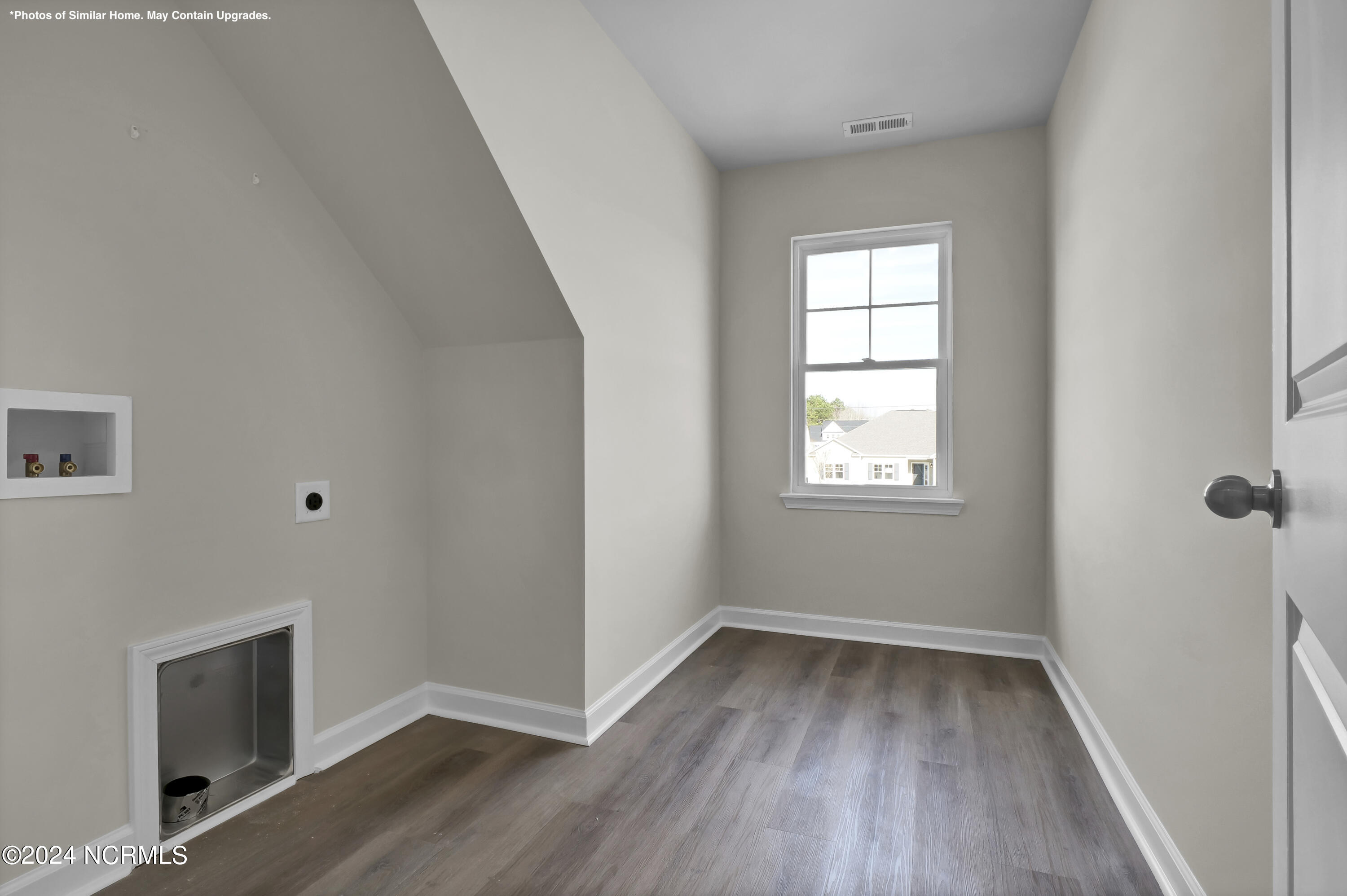 903 Shields Place Property Photo 14