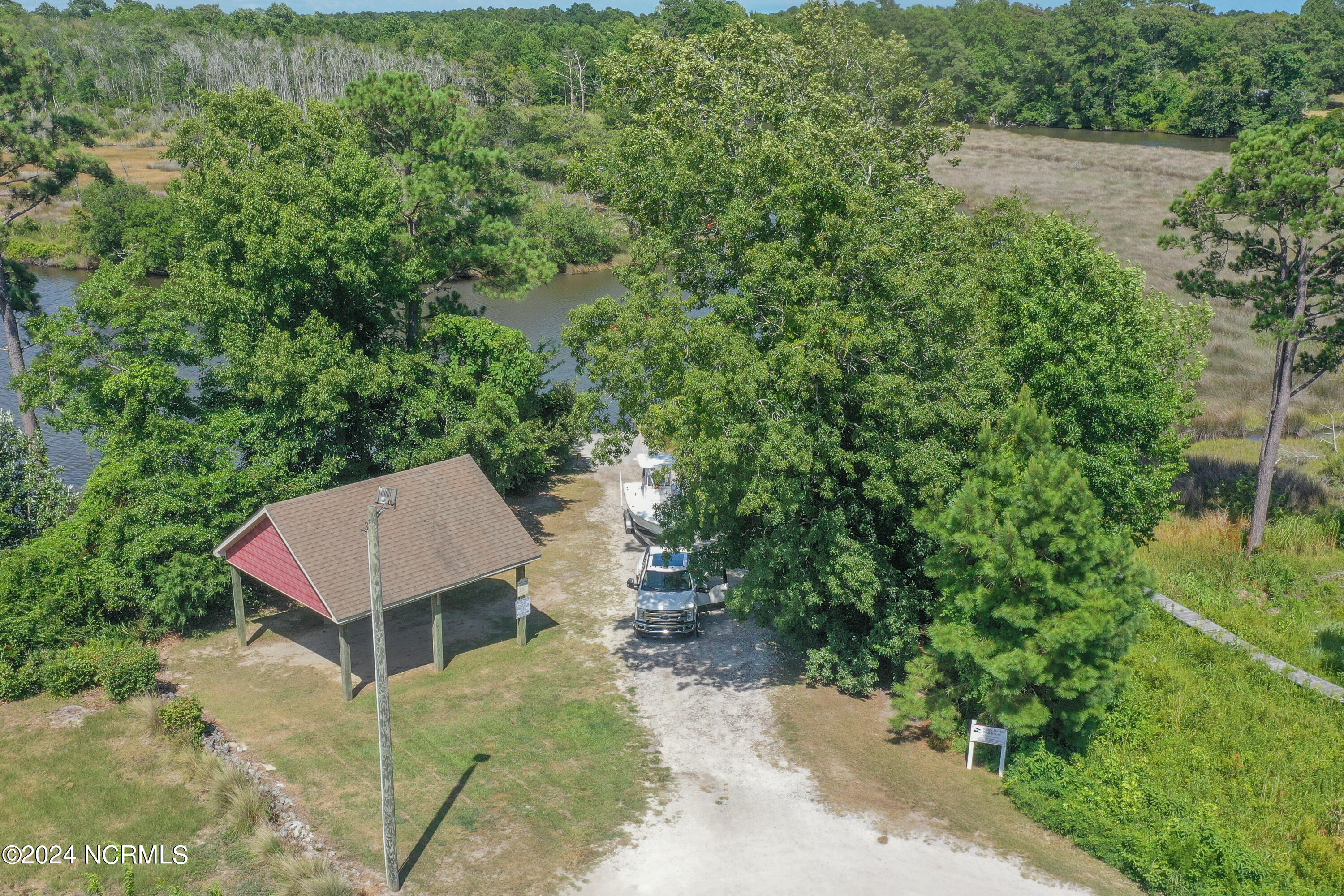 251 Tumbling Brook Lane Property Photo 4