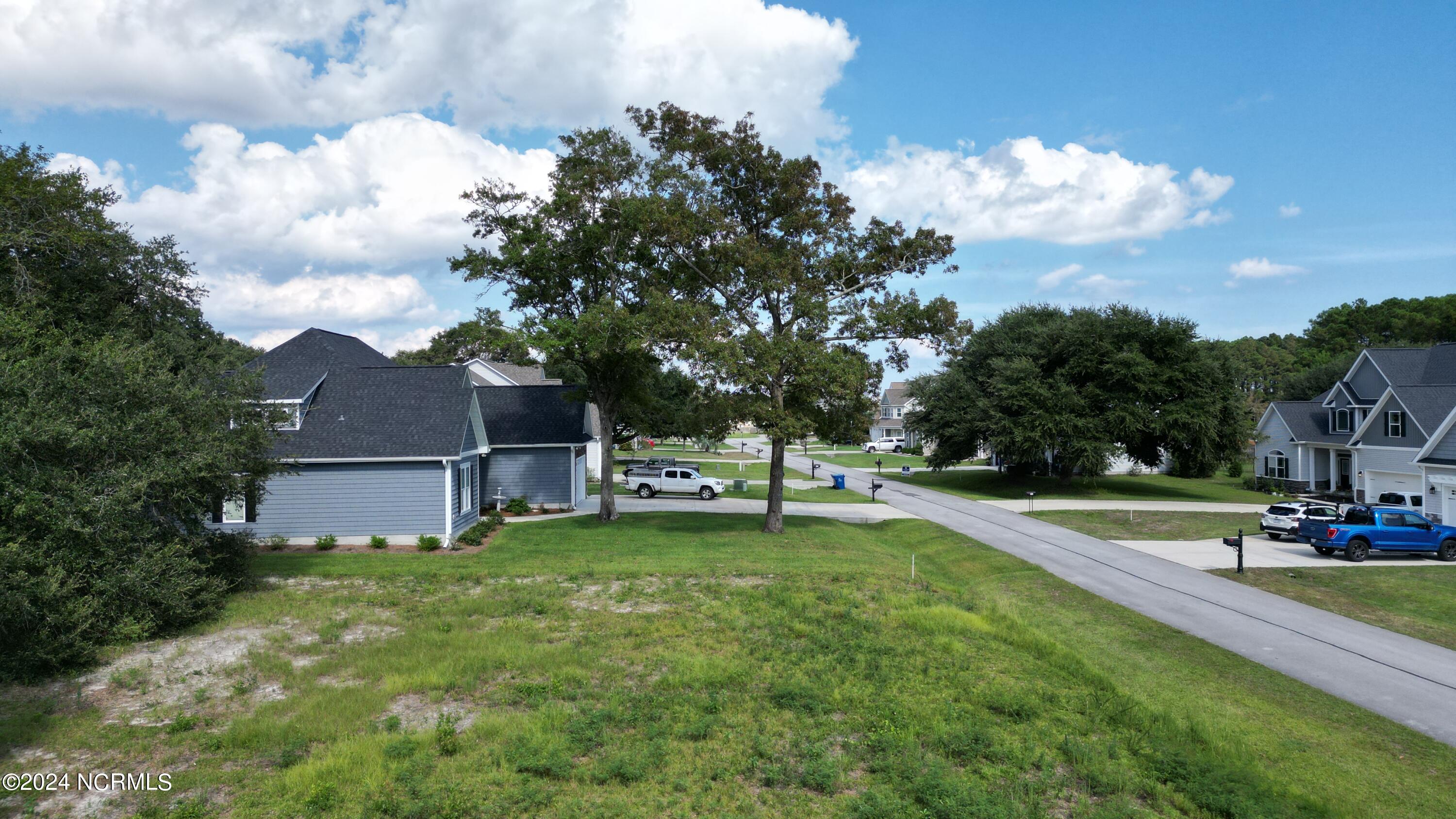 251 Tumbling Brook Lane Property Photo 16