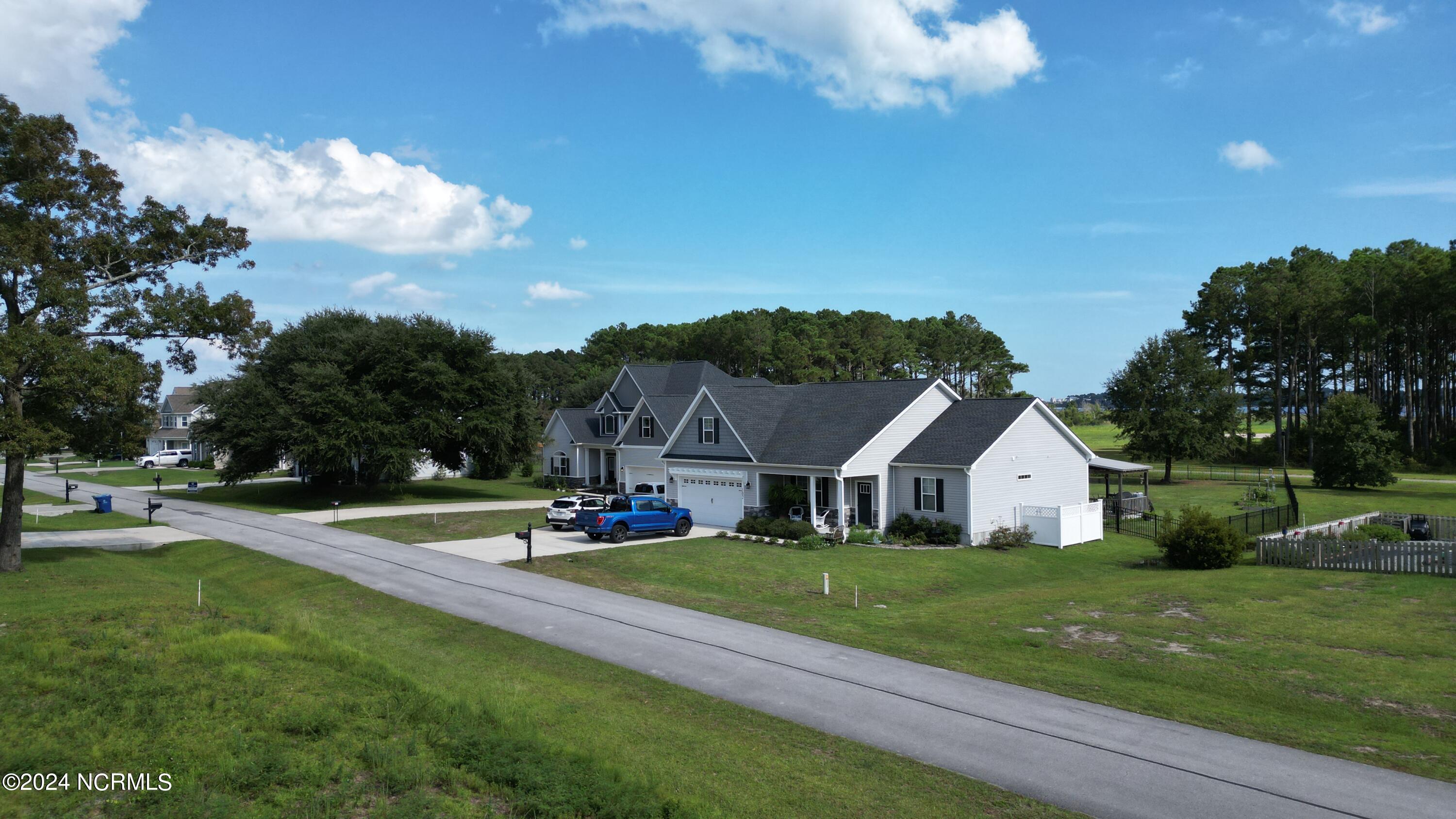 251 Tumbling Brook Lane Property Photo 17