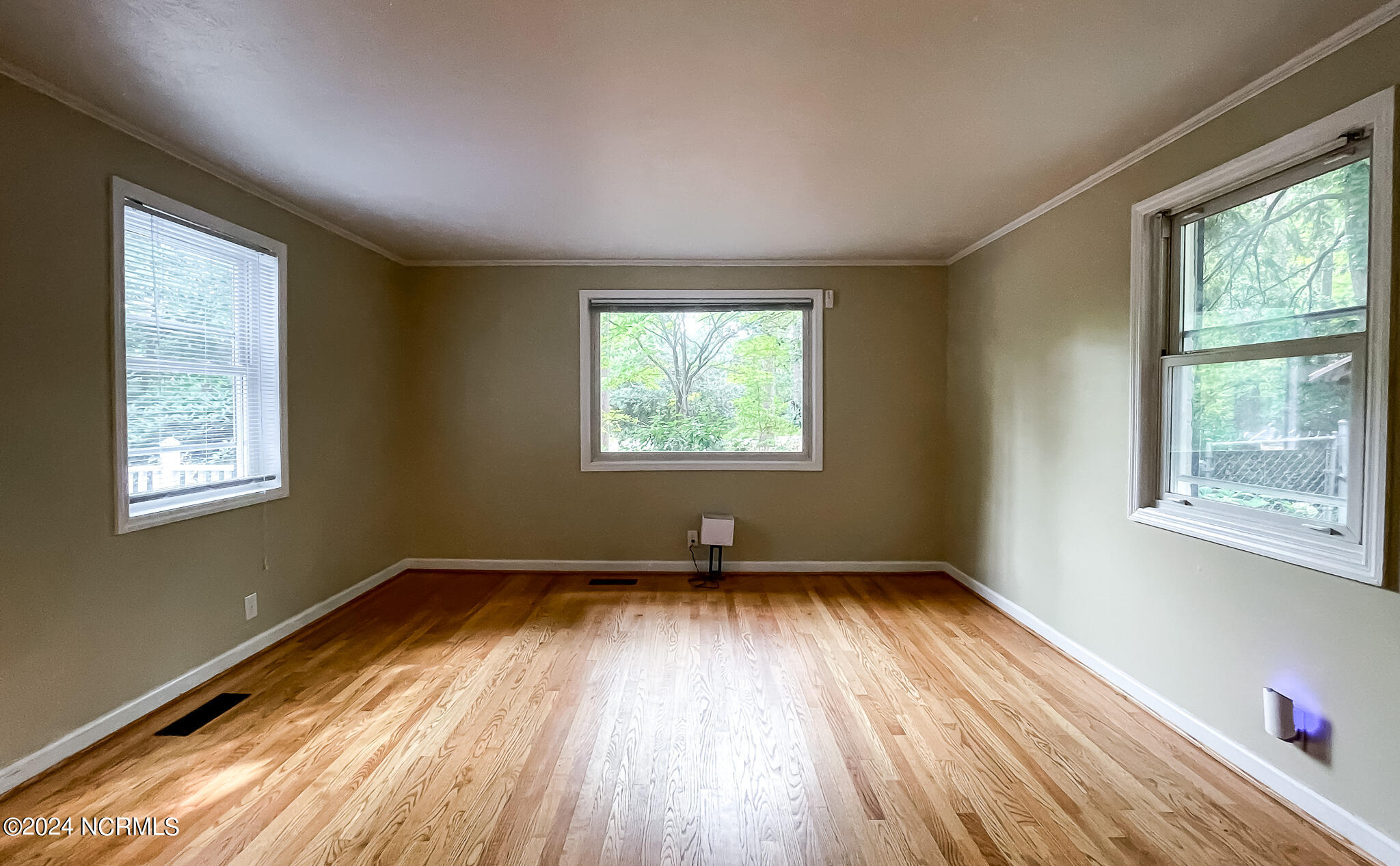 280 W Delaware Avenue Property Photo 9