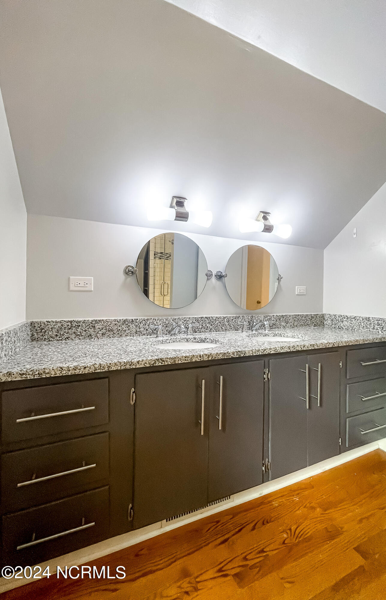 280 W Delaware Avenue Property Photo 32