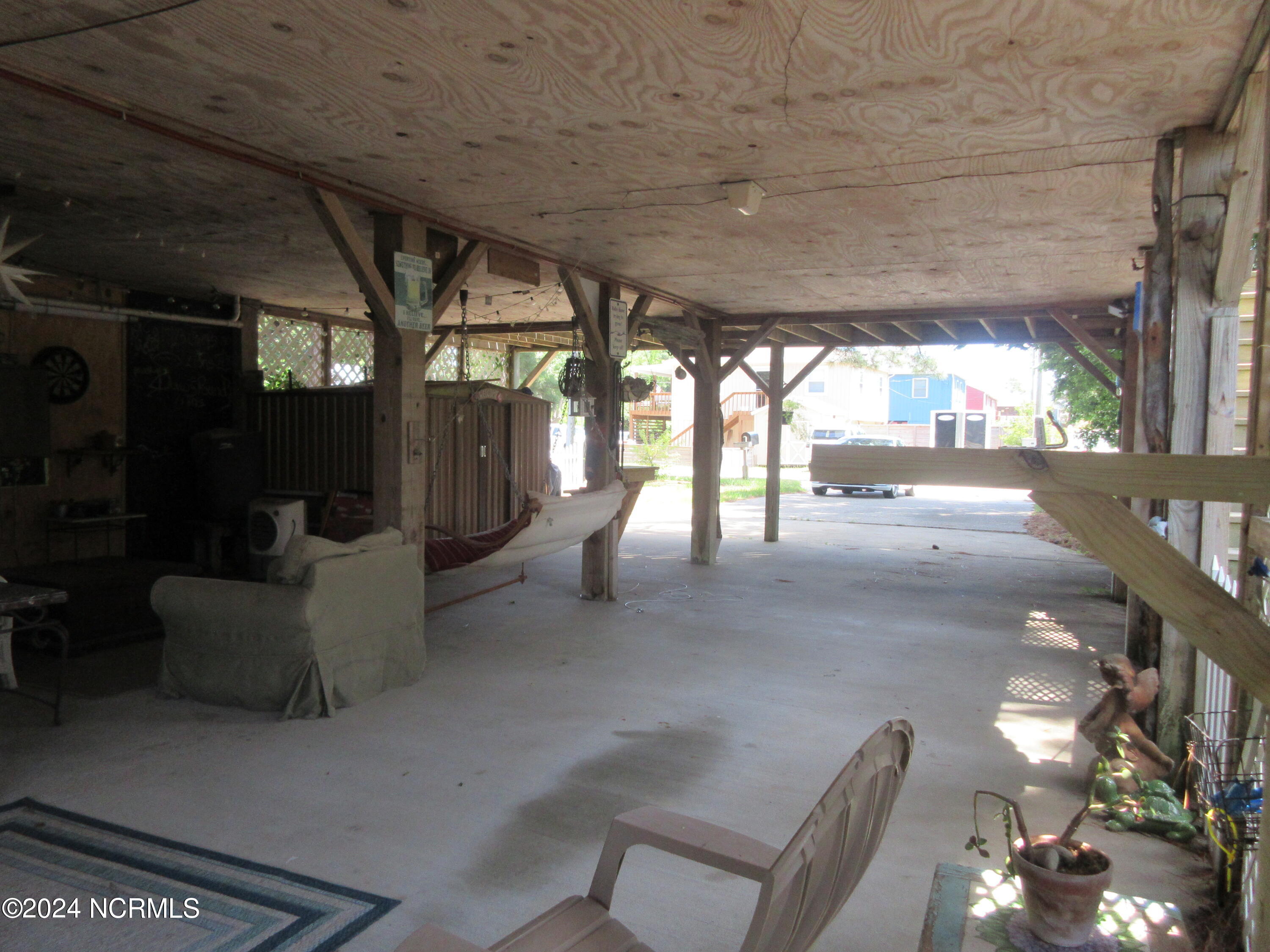 202 W Lost Colony Drive Property Photo 8