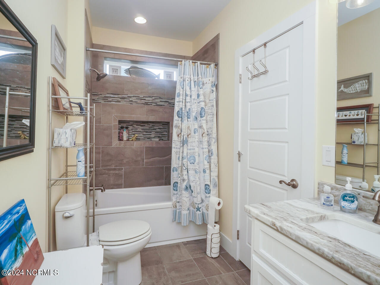 4619 E Beach Drive Property Photo 11