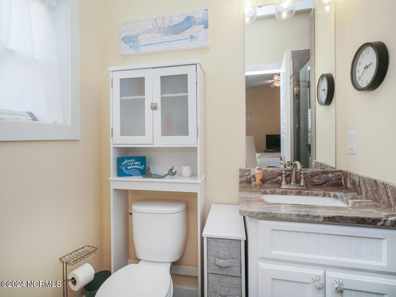 4619 E Beach Drive Property Photo 13