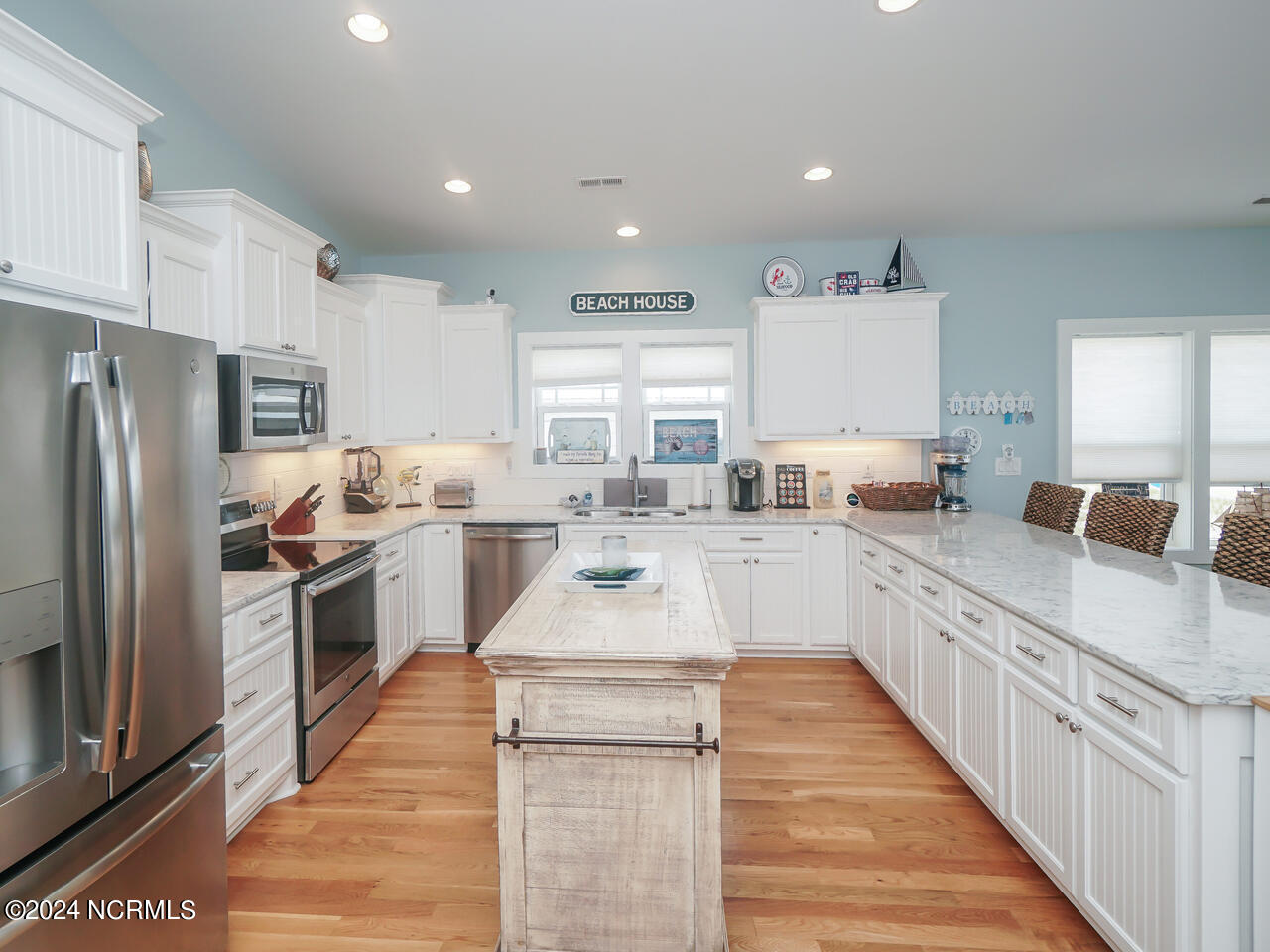 4619 E Beach Drive Property Photo 18
