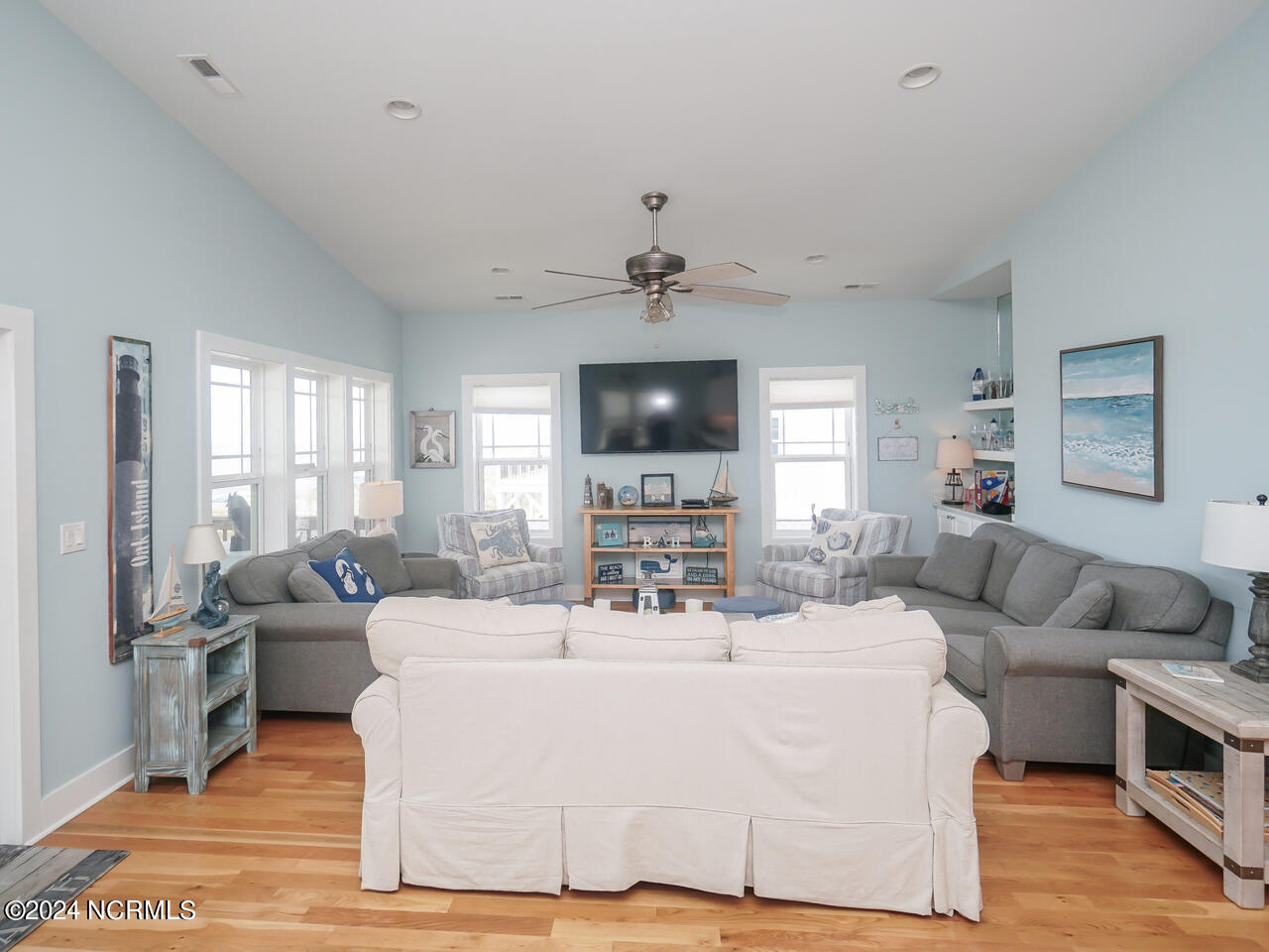 4619 E Beach Drive Property Photo 22