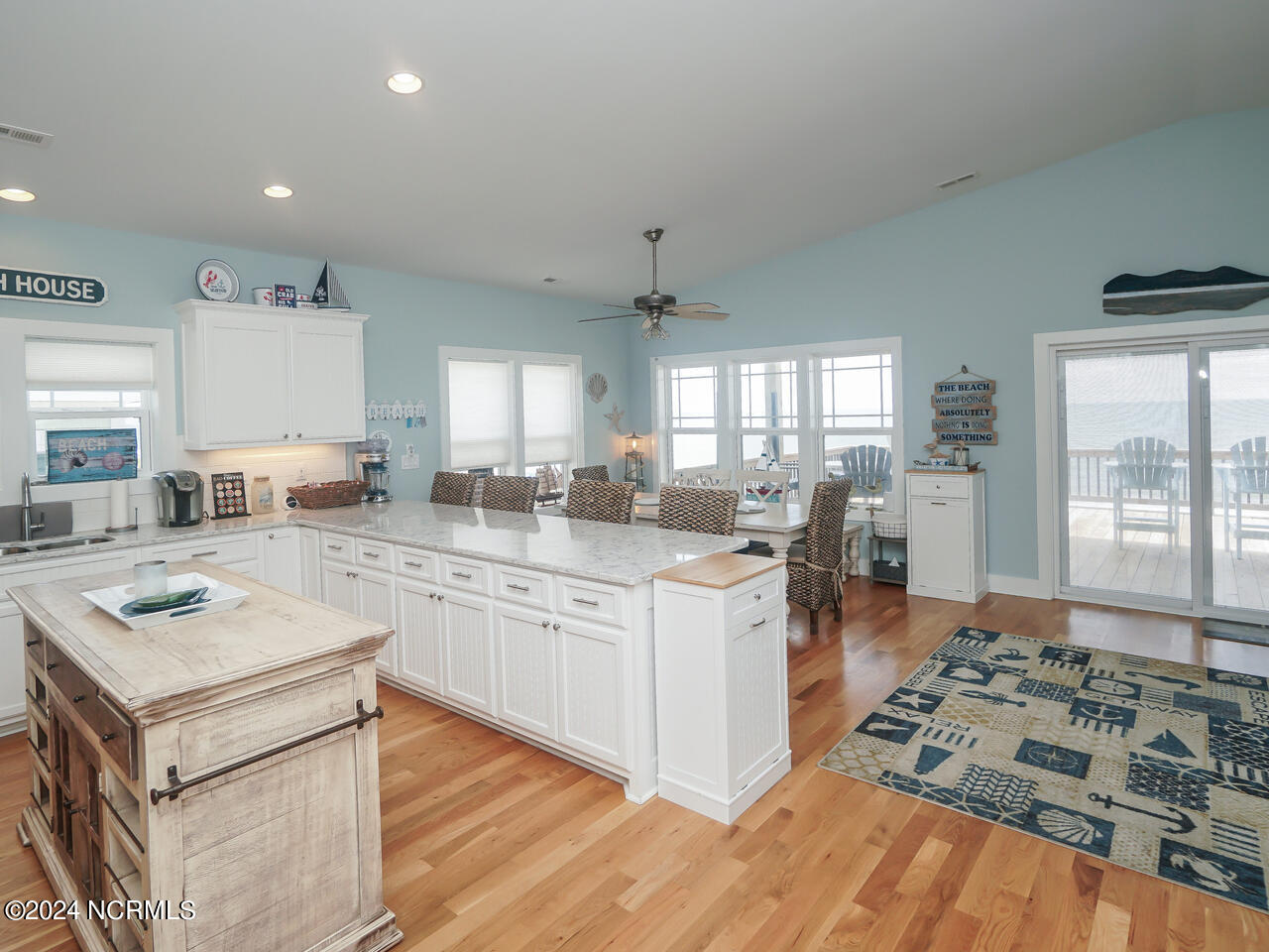 4619 E Beach Drive Property Photo 25