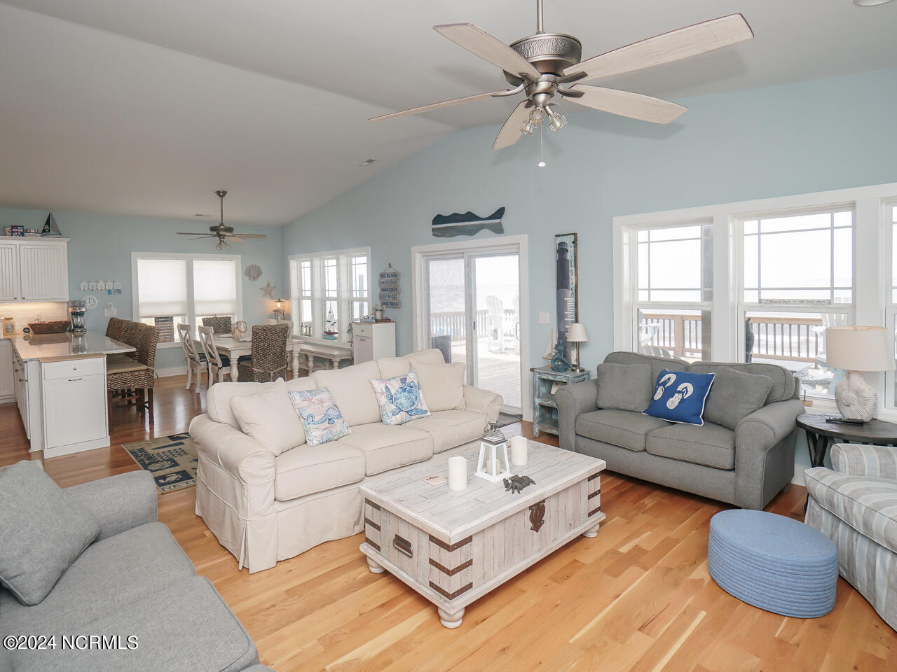 4619 E Beach Drive Property Photo 26
