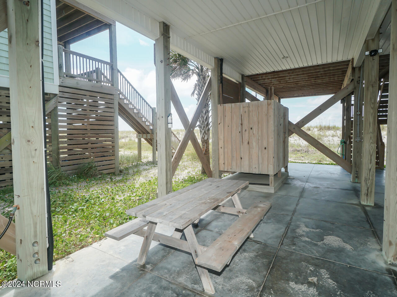 4619 E Beach Drive Property Photo 39