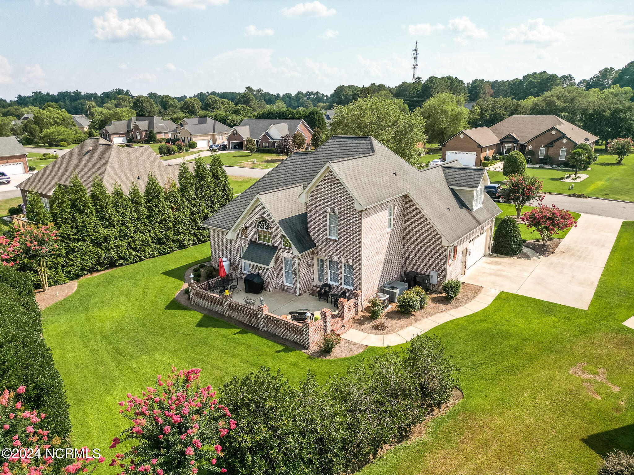 1102 Sunset Drive Property Photo 4