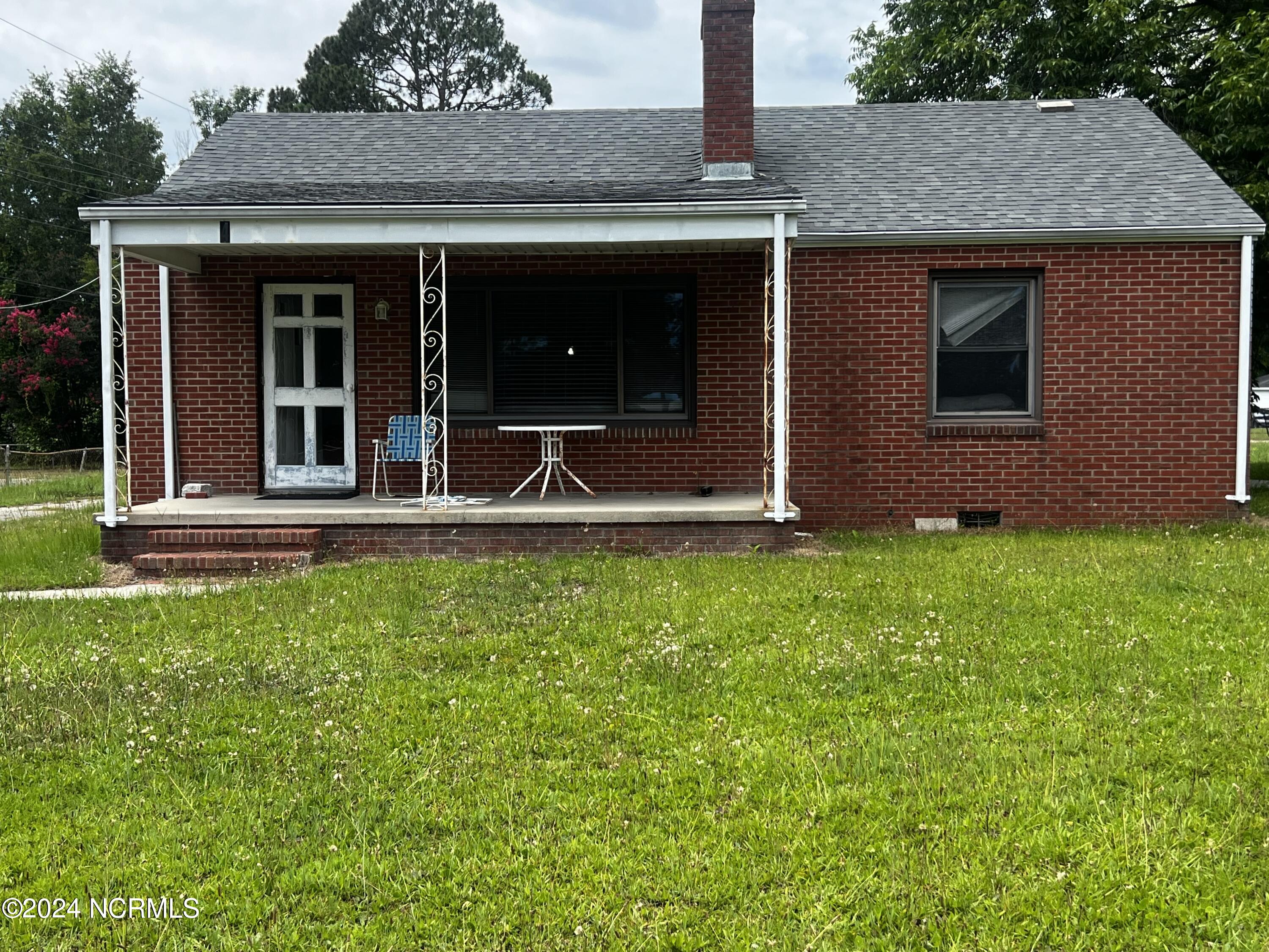 1404 Hull Road Property Photo 1