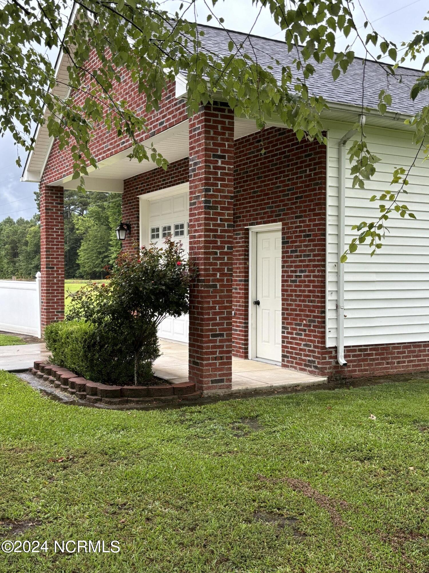 142 Timberlake Drive Property Photo 28
