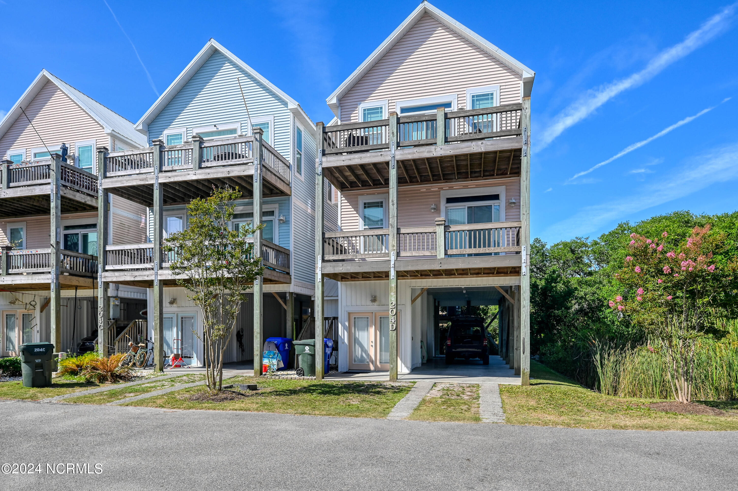 204 D Mandalay Court Property Photo 1