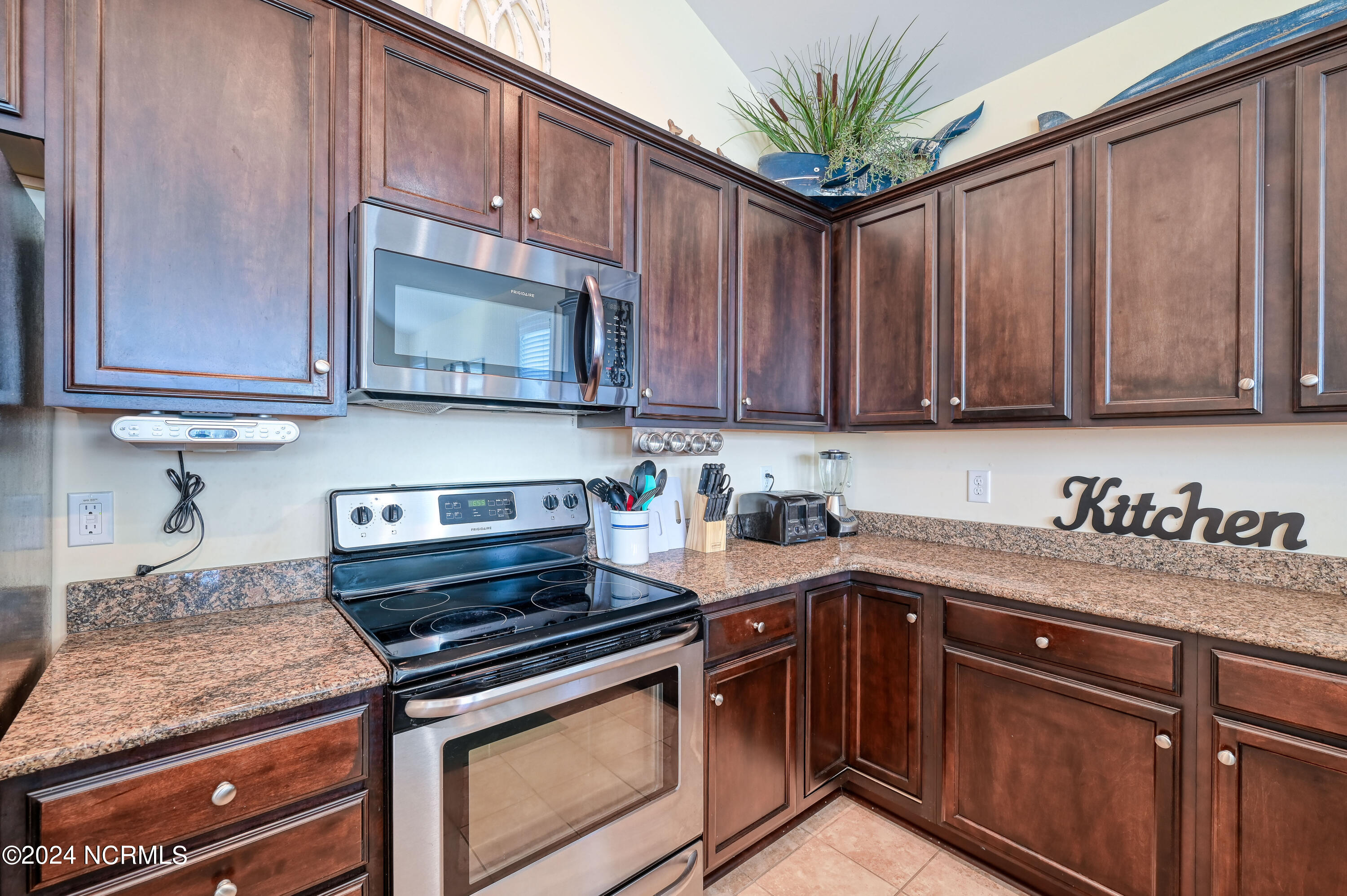204 D Mandalay Court Property Photo 38
