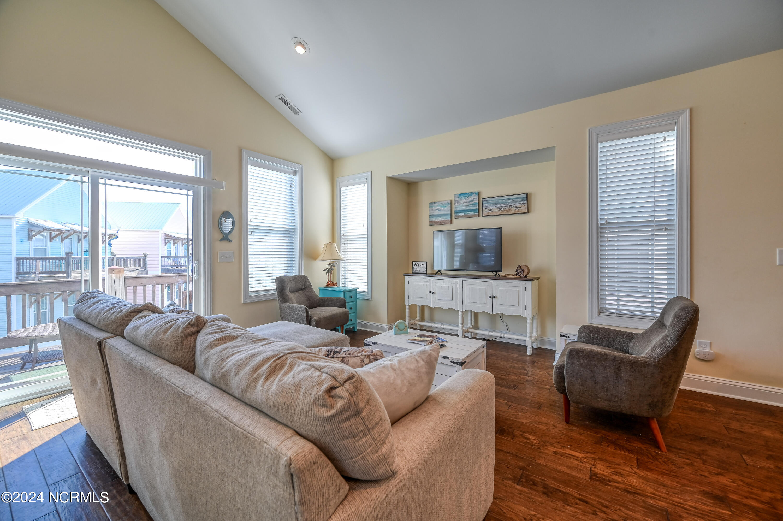 204 D Mandalay Court Property Photo 48