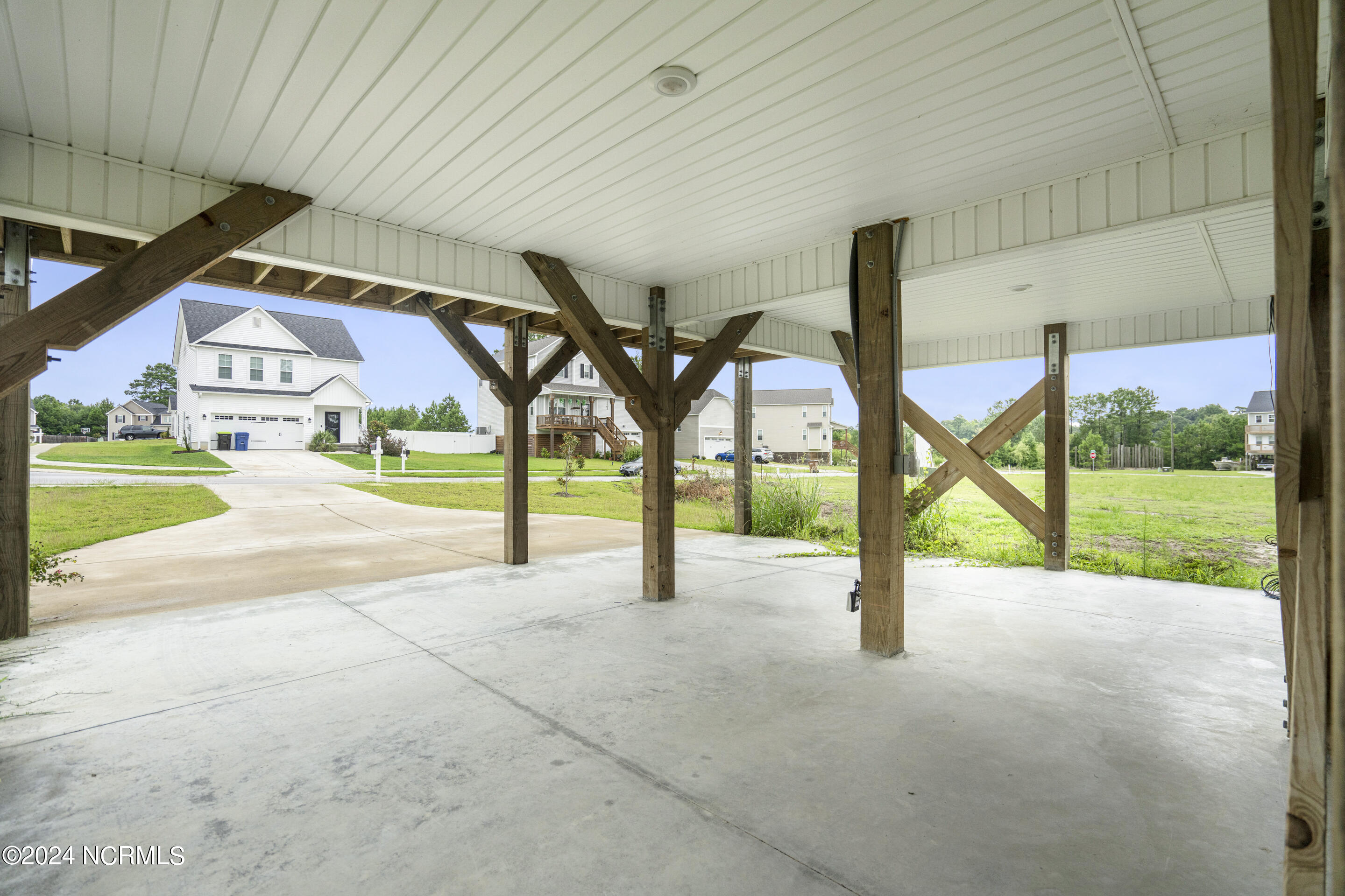 300 Broadleaf Drive Property Photo 4