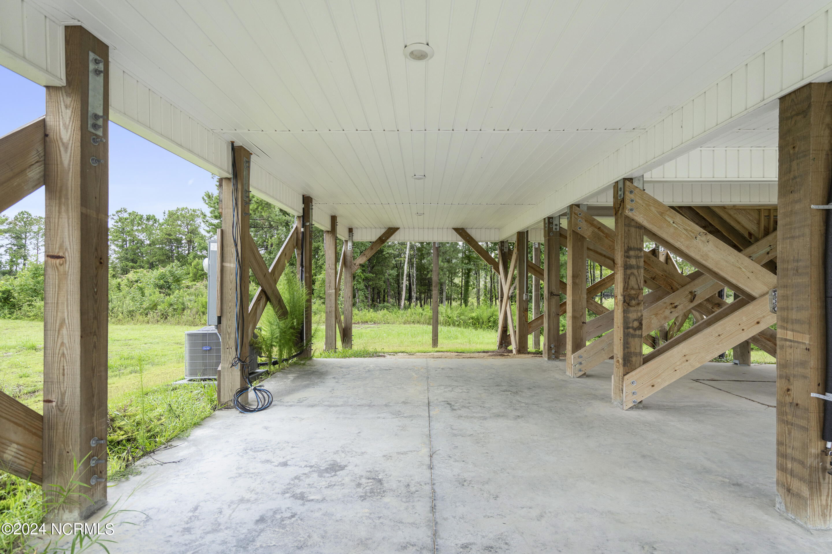 300 Broadleaf Drive Property Photo 6