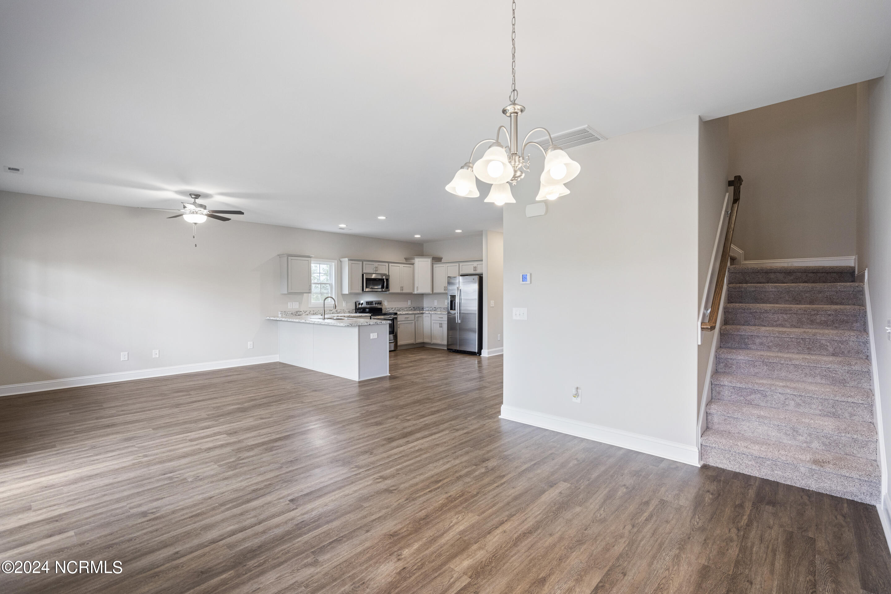 300 Broadleaf Drive Property Photo 8