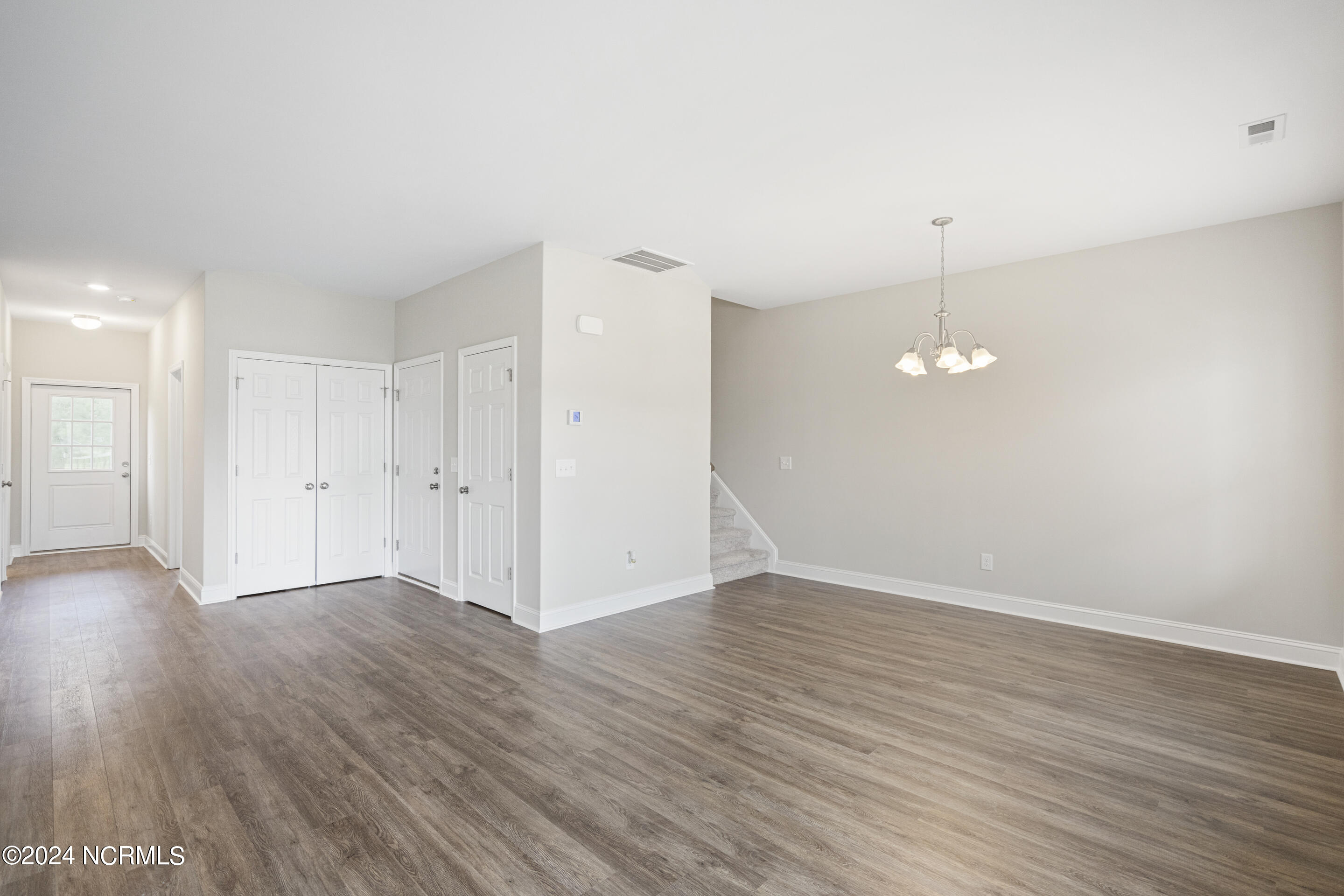 300 Broadleaf Drive Property Photo 12