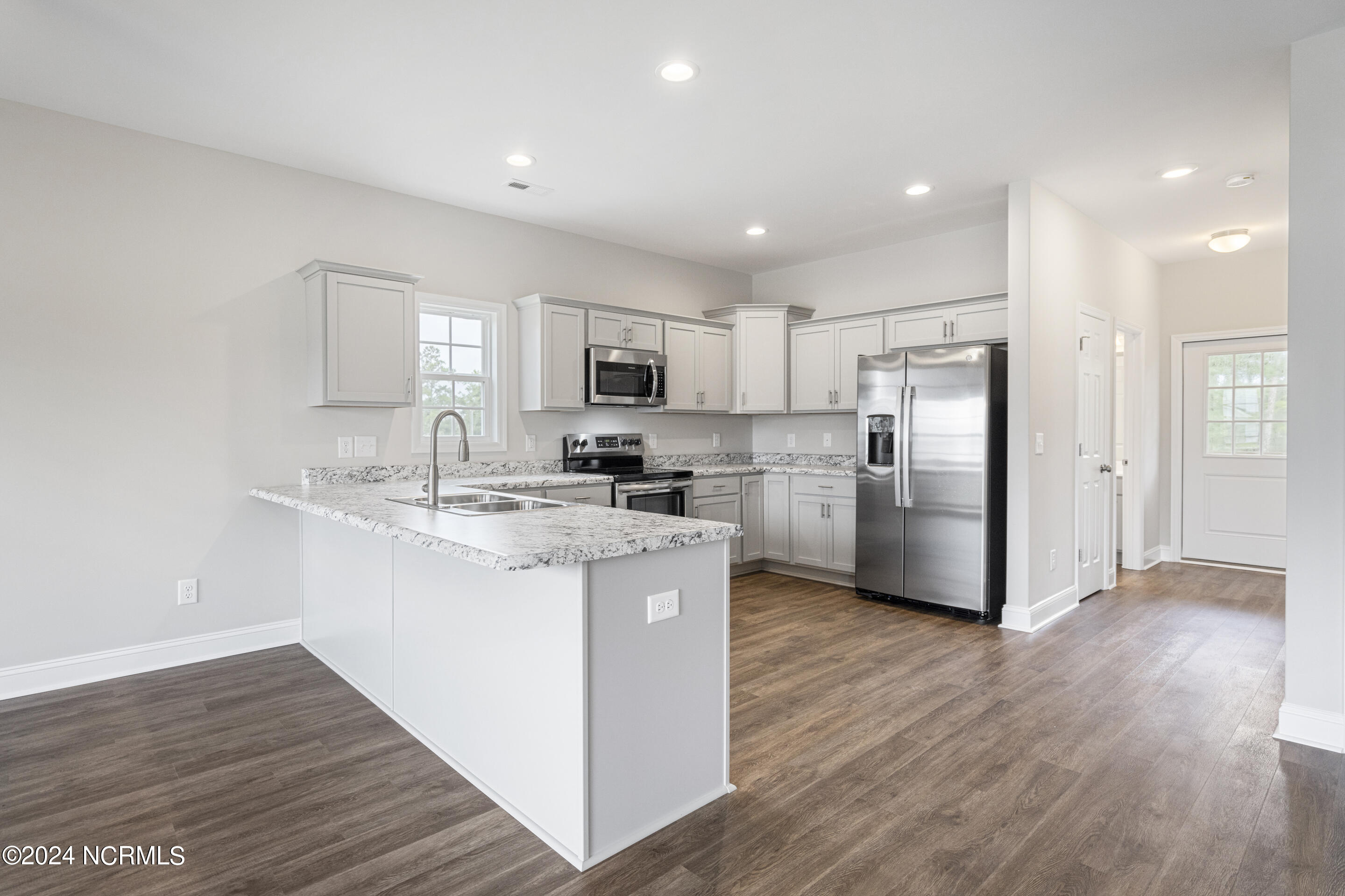 300 Broadleaf Drive Property Photo 13