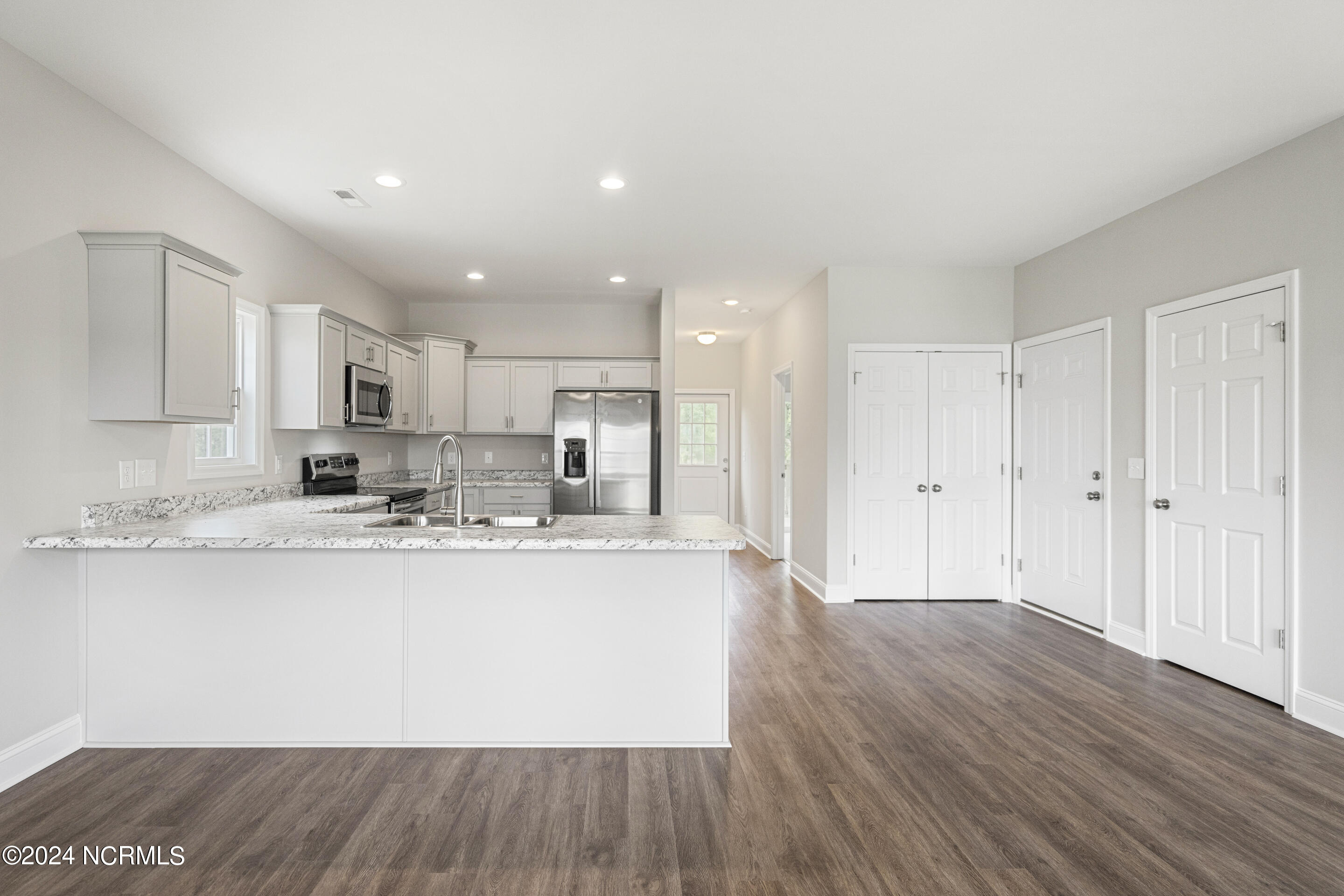300 Broadleaf Drive Property Photo 15