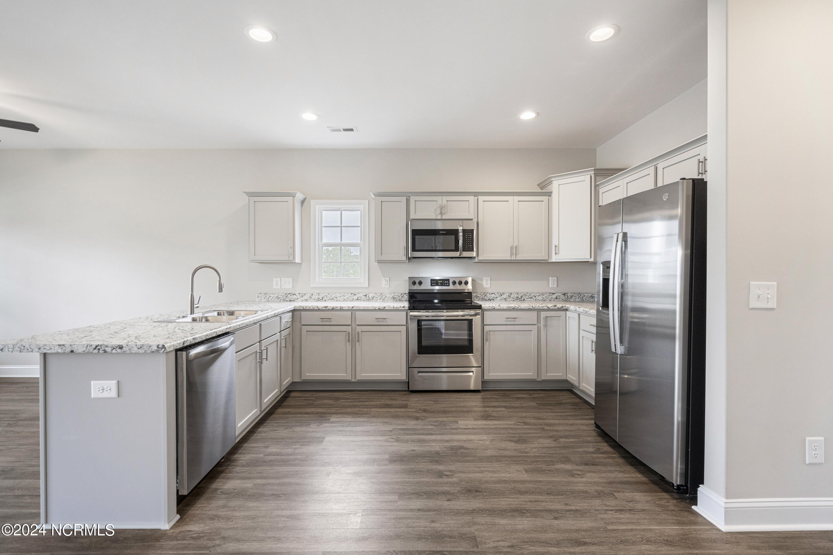 300 Broadleaf Drive Property Photo 16