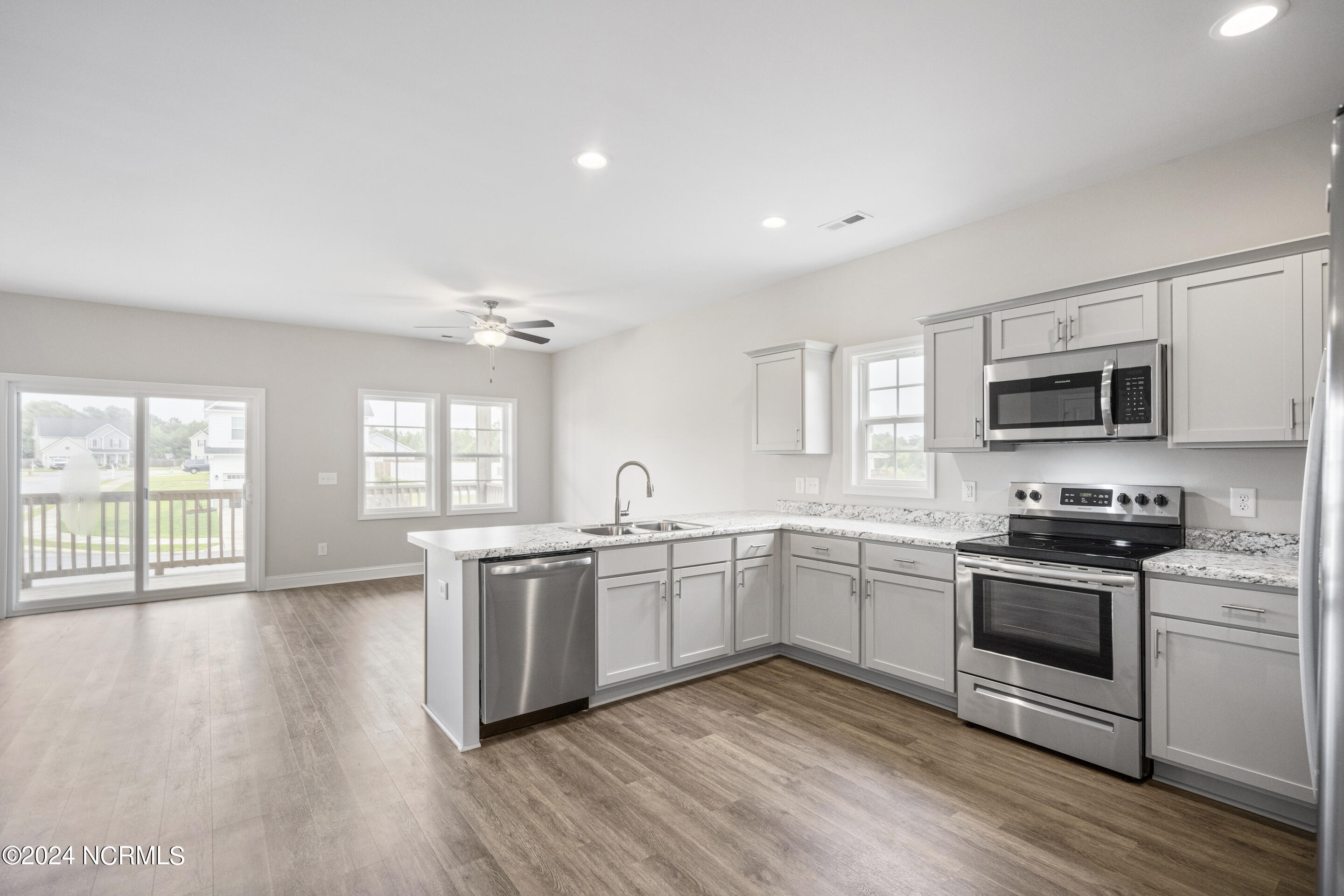300 Broadleaf Drive Property Photo 17