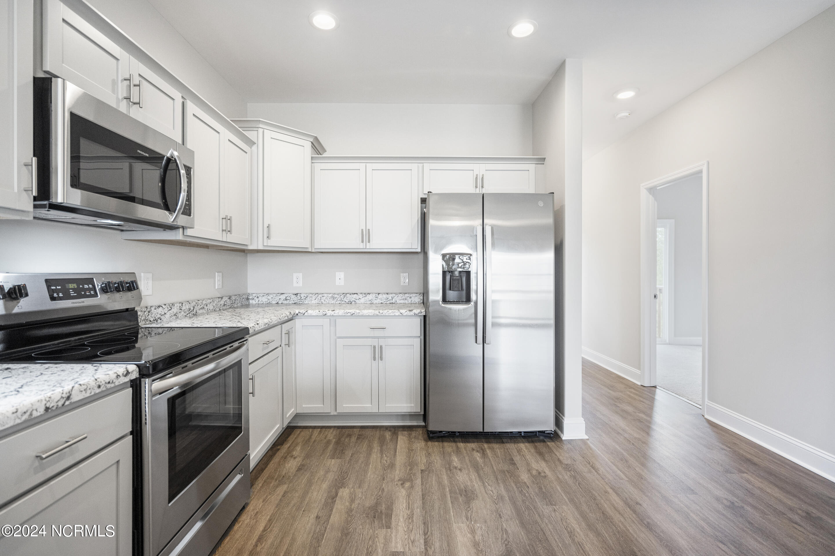 300 Broadleaf Drive Property Photo 18