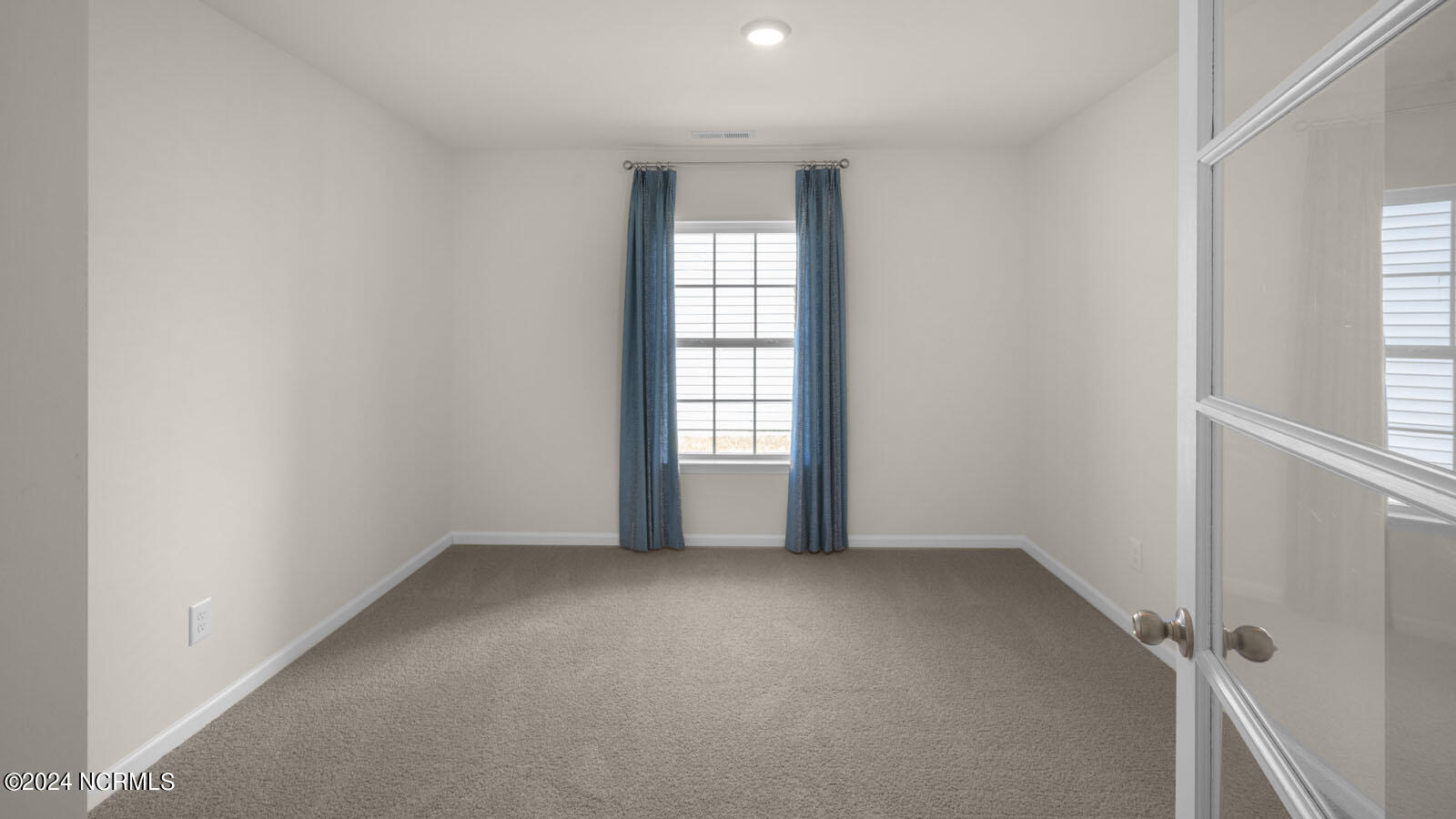 100 Pioneer Drive Property Photo 17