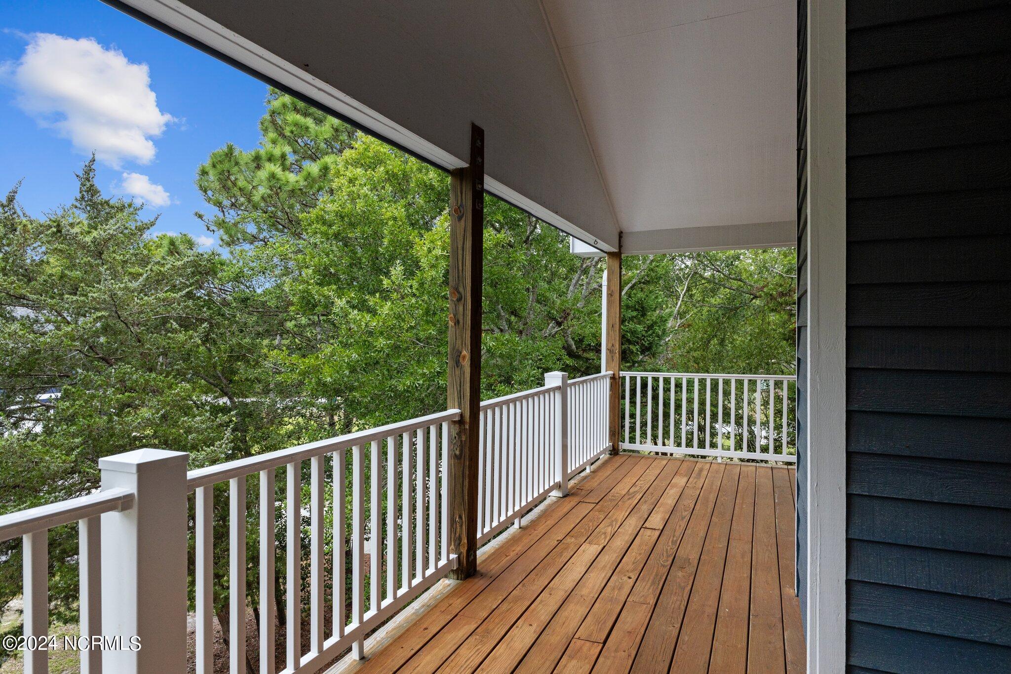 136 Pinewood Place Property Photo 2