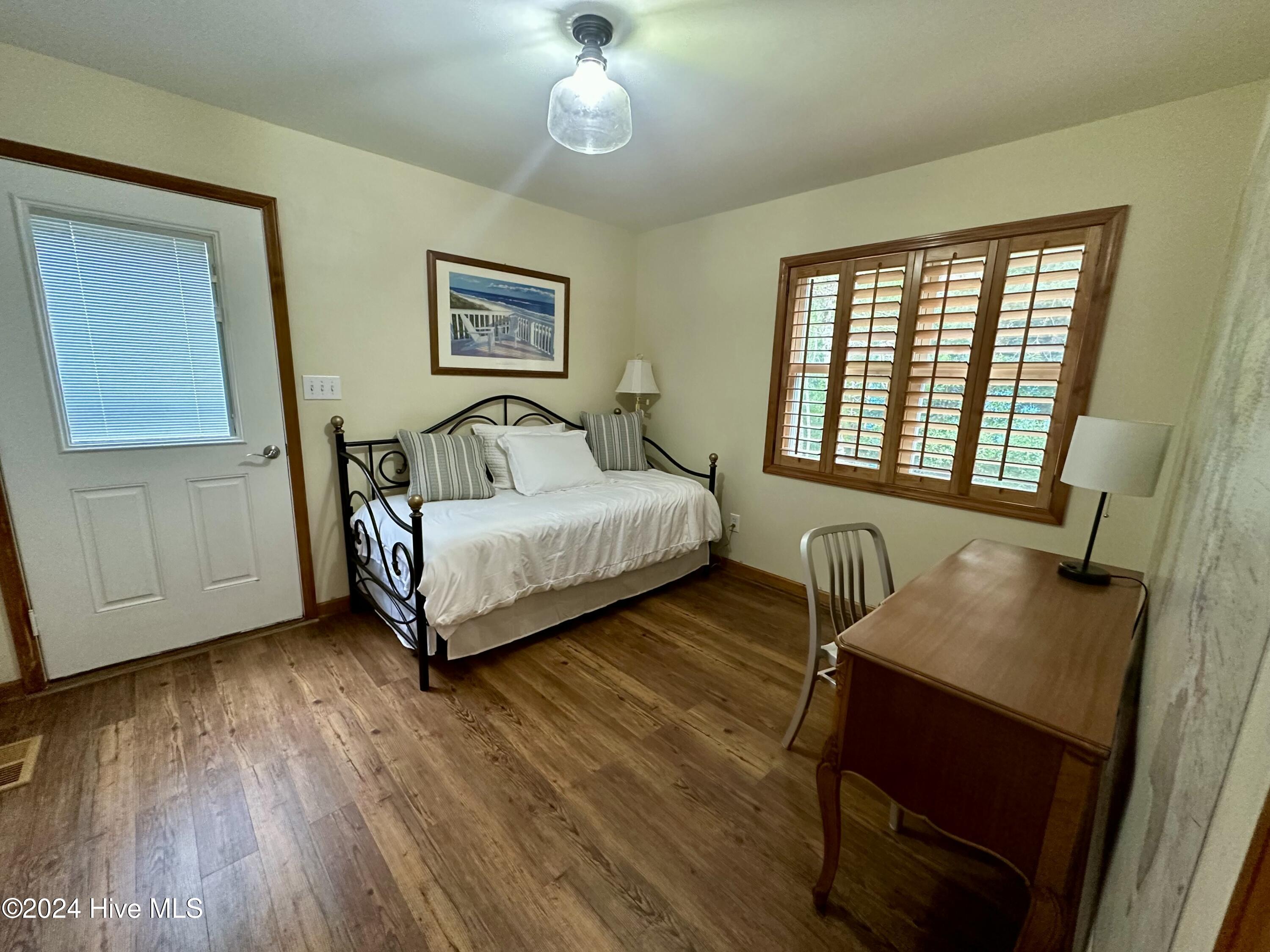 136 Pinewood Place Property Photo 34