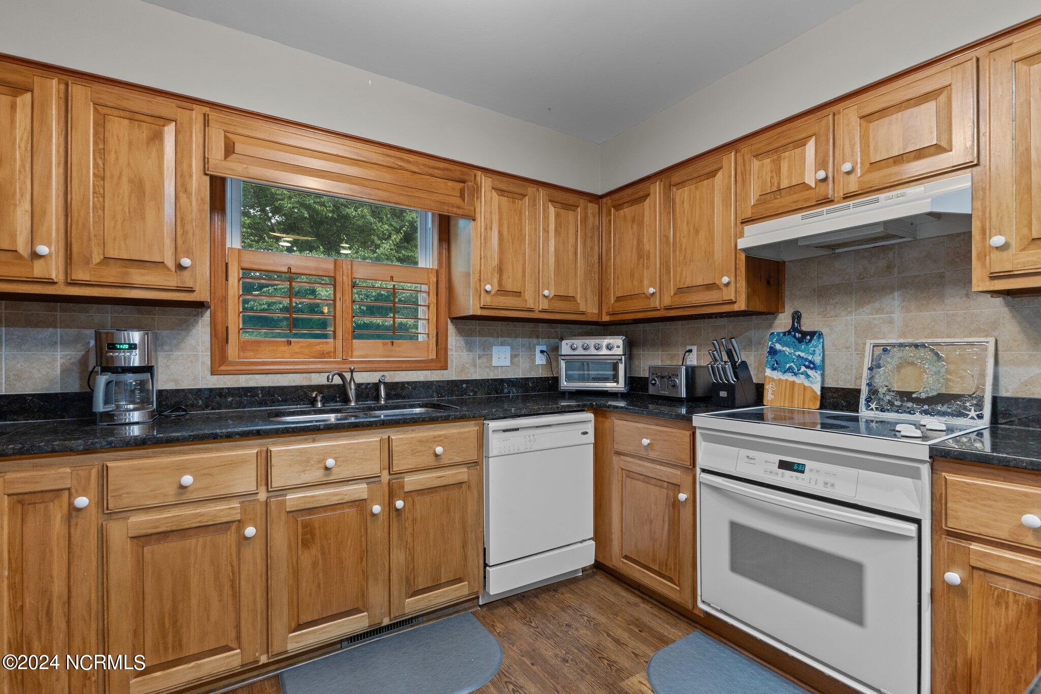 136 Pinewood Place Property Photo 38