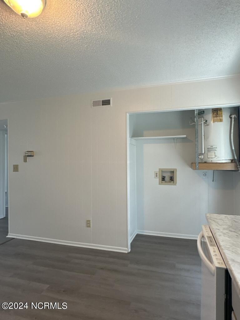 208 Zack Circle B Property Photo 15