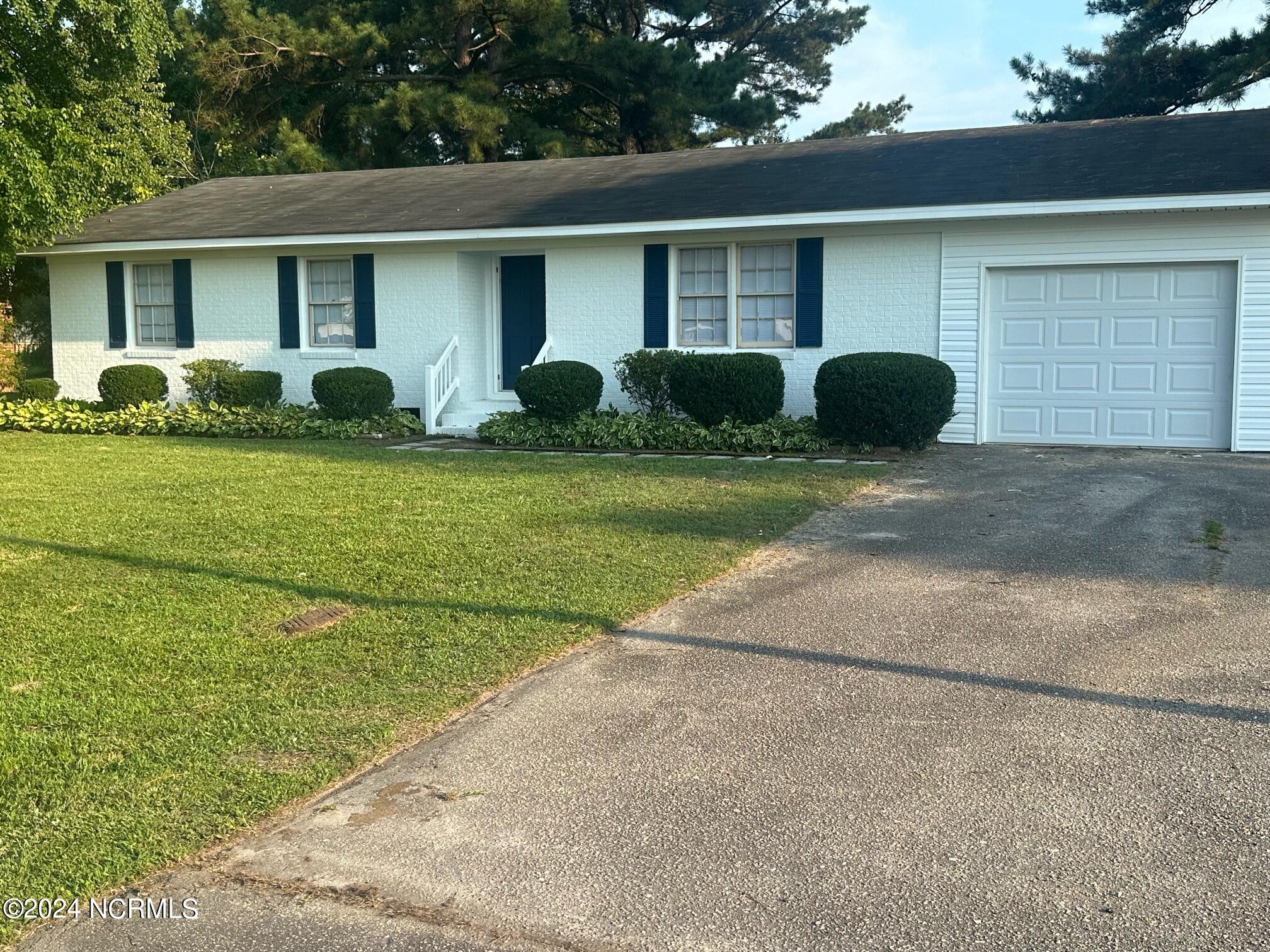 4722 River Road Property Photo