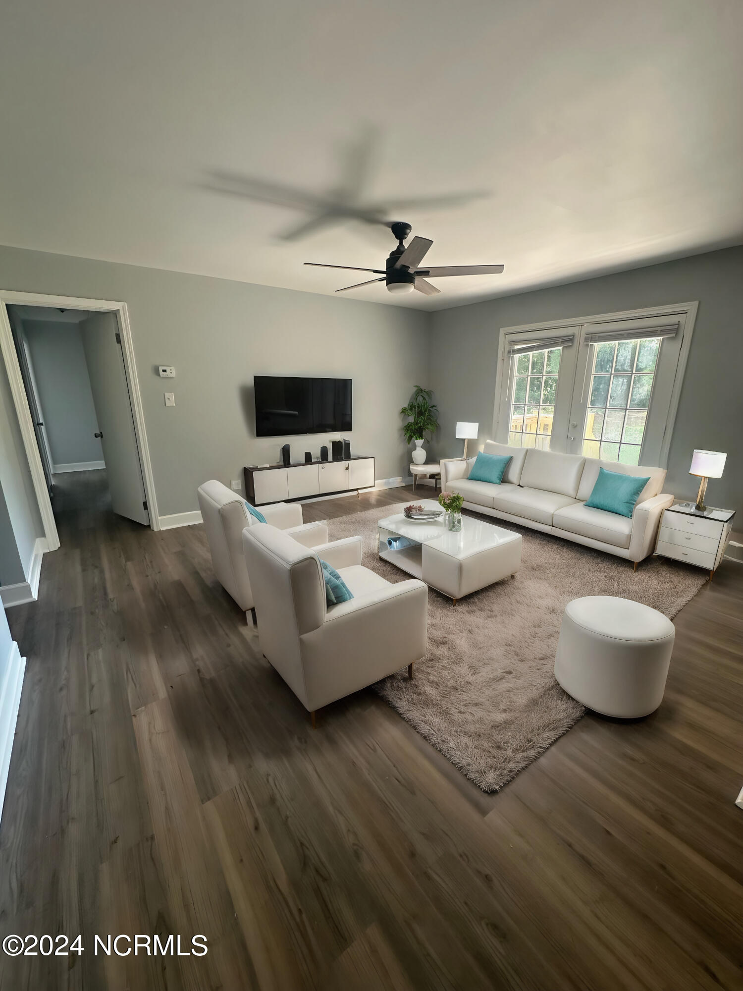 4722 River Road Property Photo 3