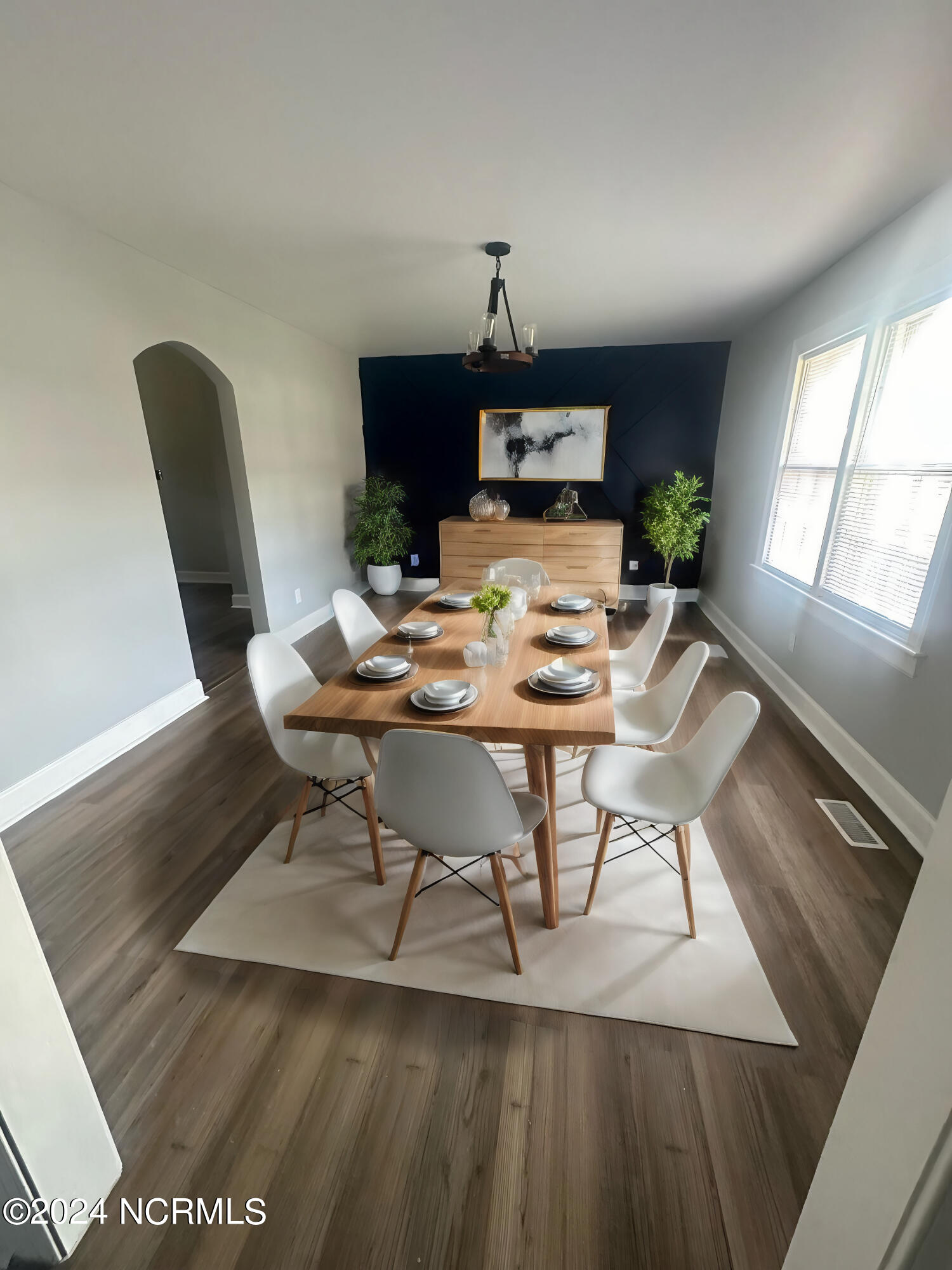 4722 River Road Property Photo 6