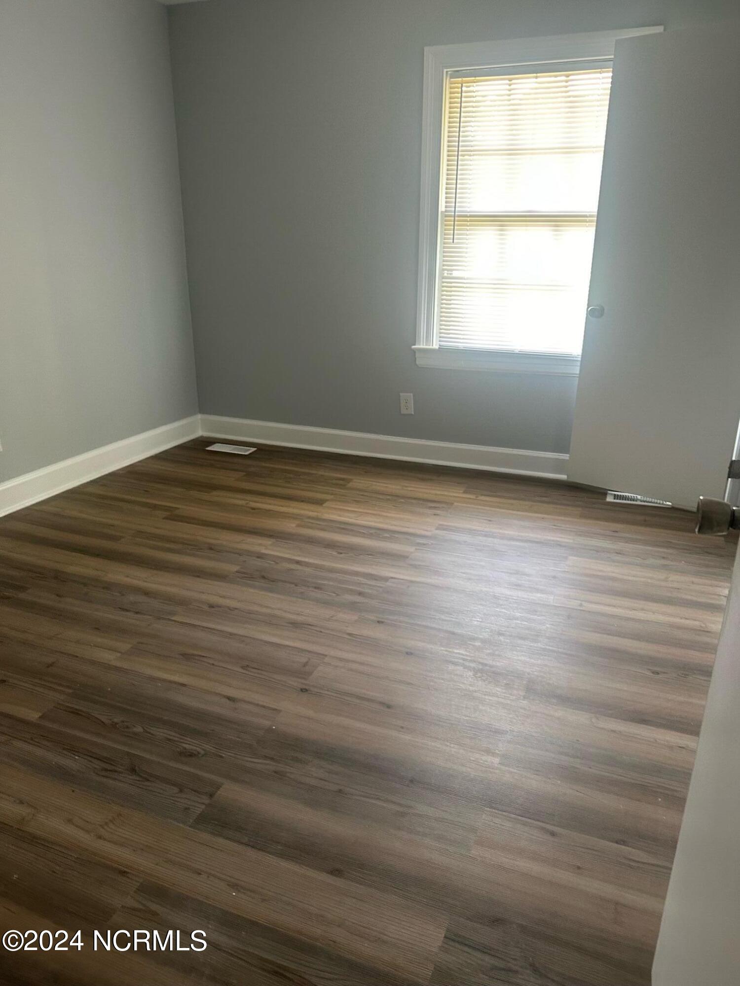 4722 River Road Property Photo 10