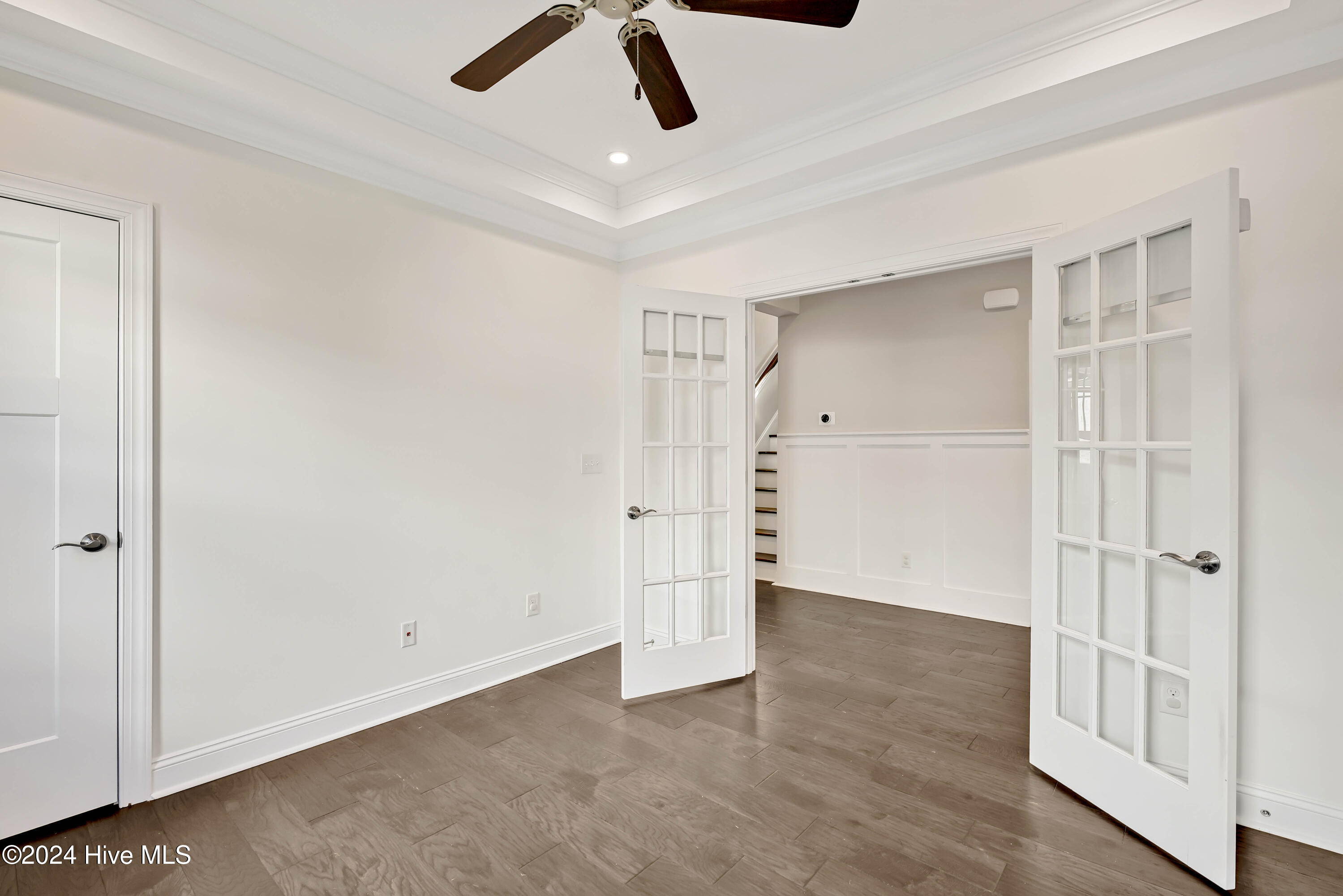 1075 Cranford Drive Property Photo 11
