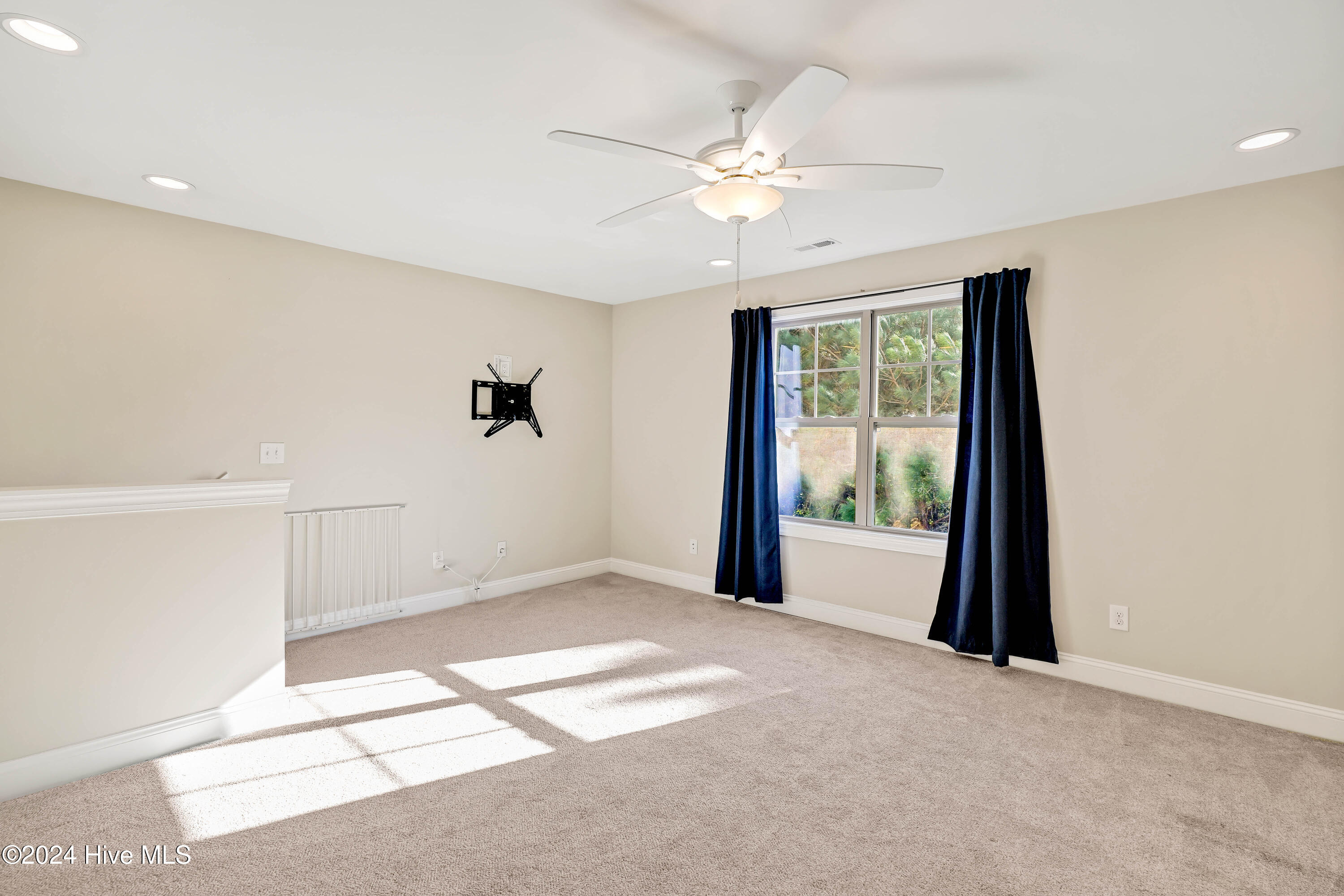 1075 Cranford Drive Property Photo 27