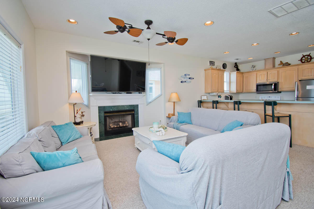 3705 Ocean Drive Property Photo 9