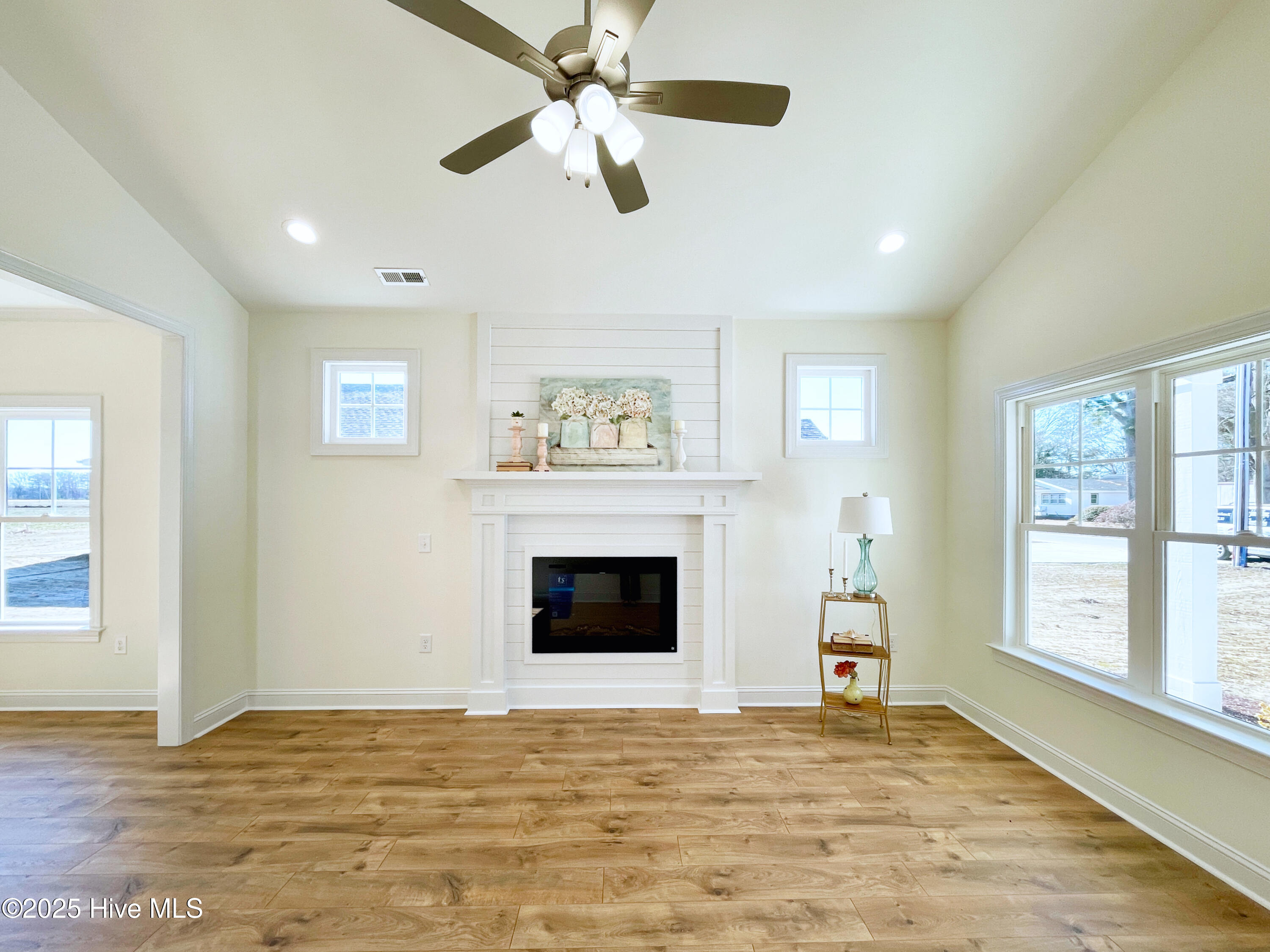 402 S Vance Street Property Photo 7