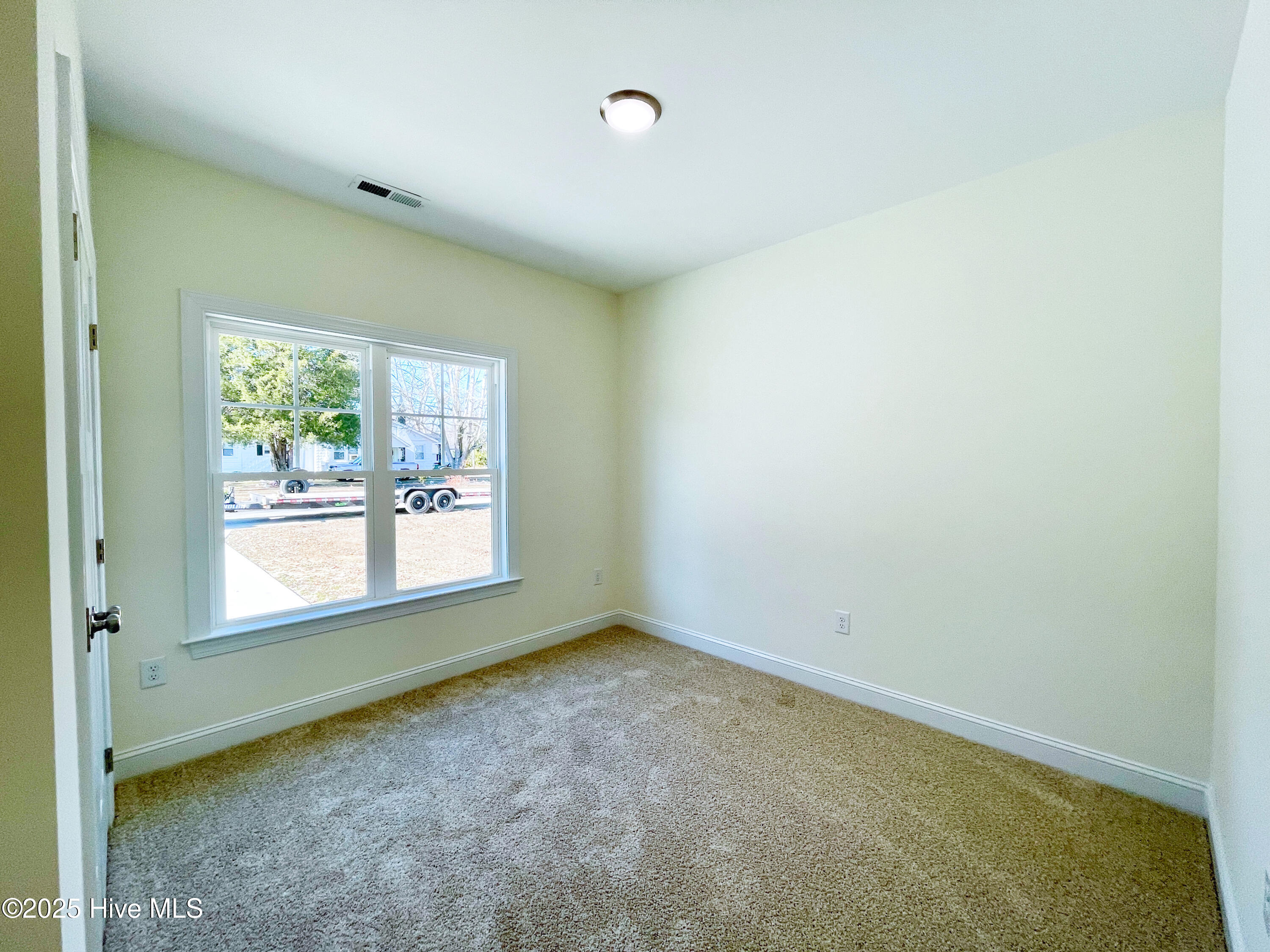 402 S Vance Street Property Photo 22
