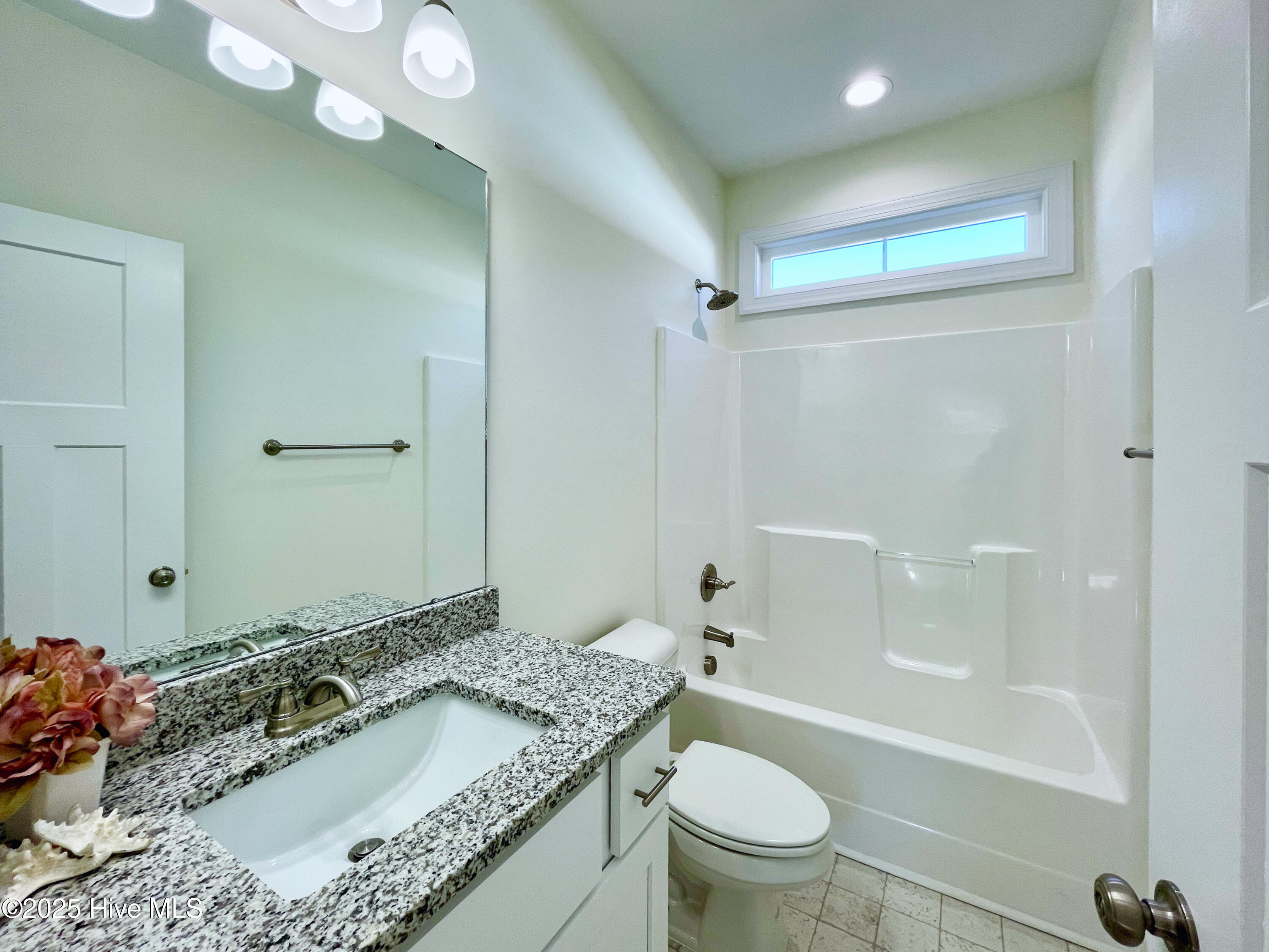 402 S Vance Street Property Photo 23