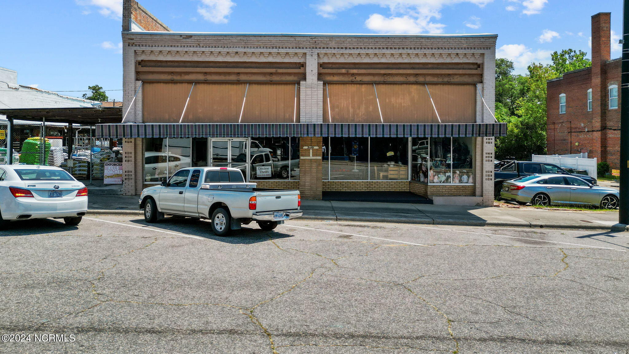 20 Hamlet Avenue Property Photo 1