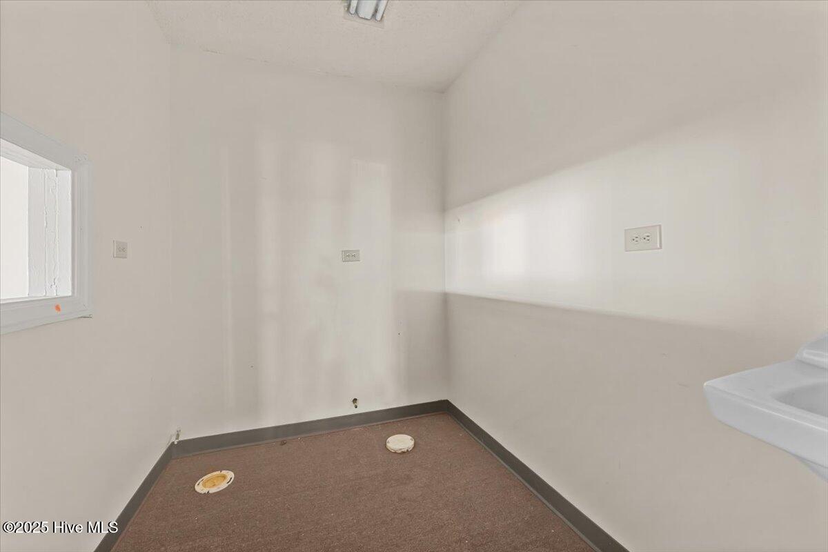 20 Hamlet Avenue Property Photo 24