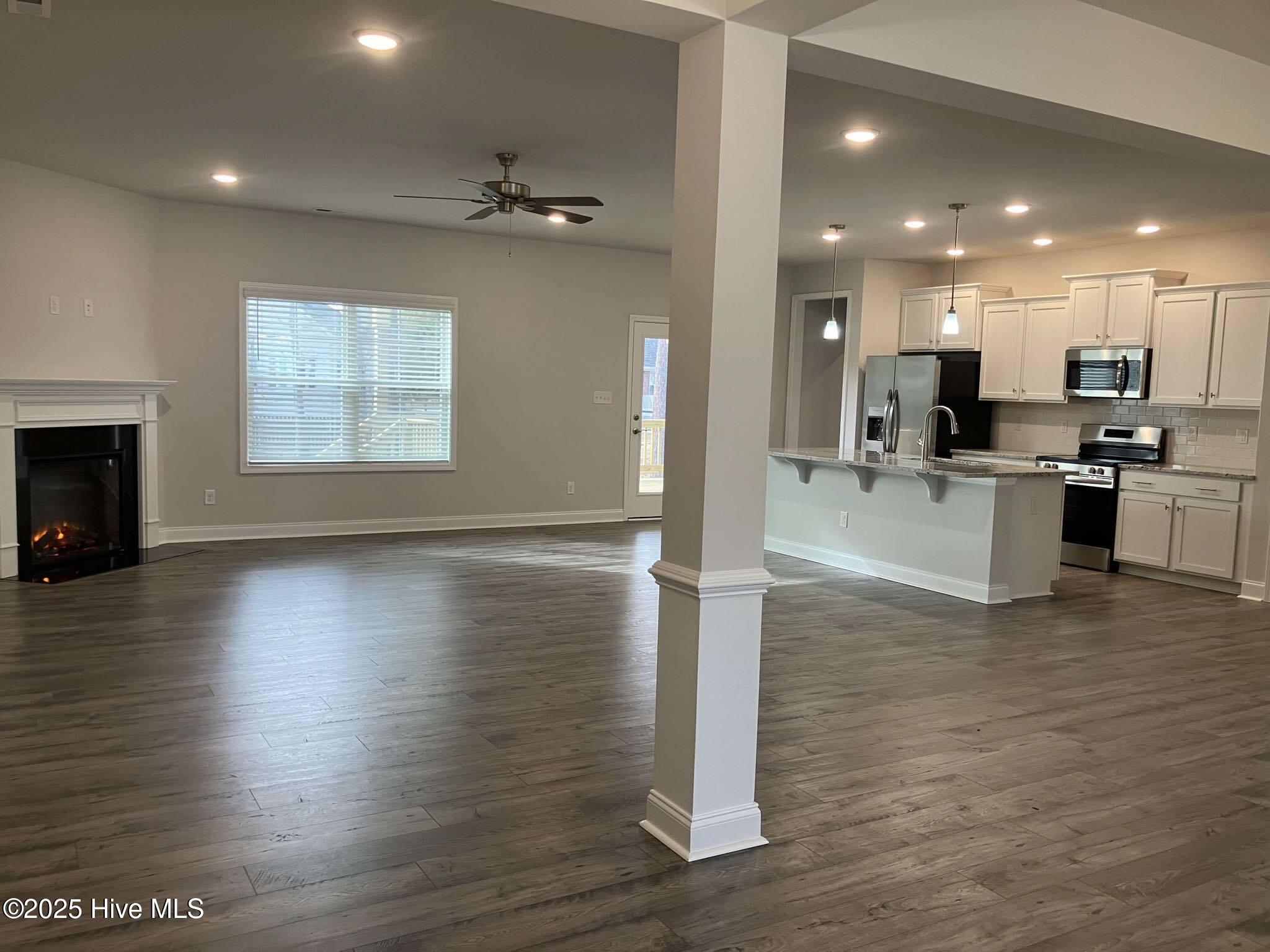 915 Sea Holly Court Property Photo 7