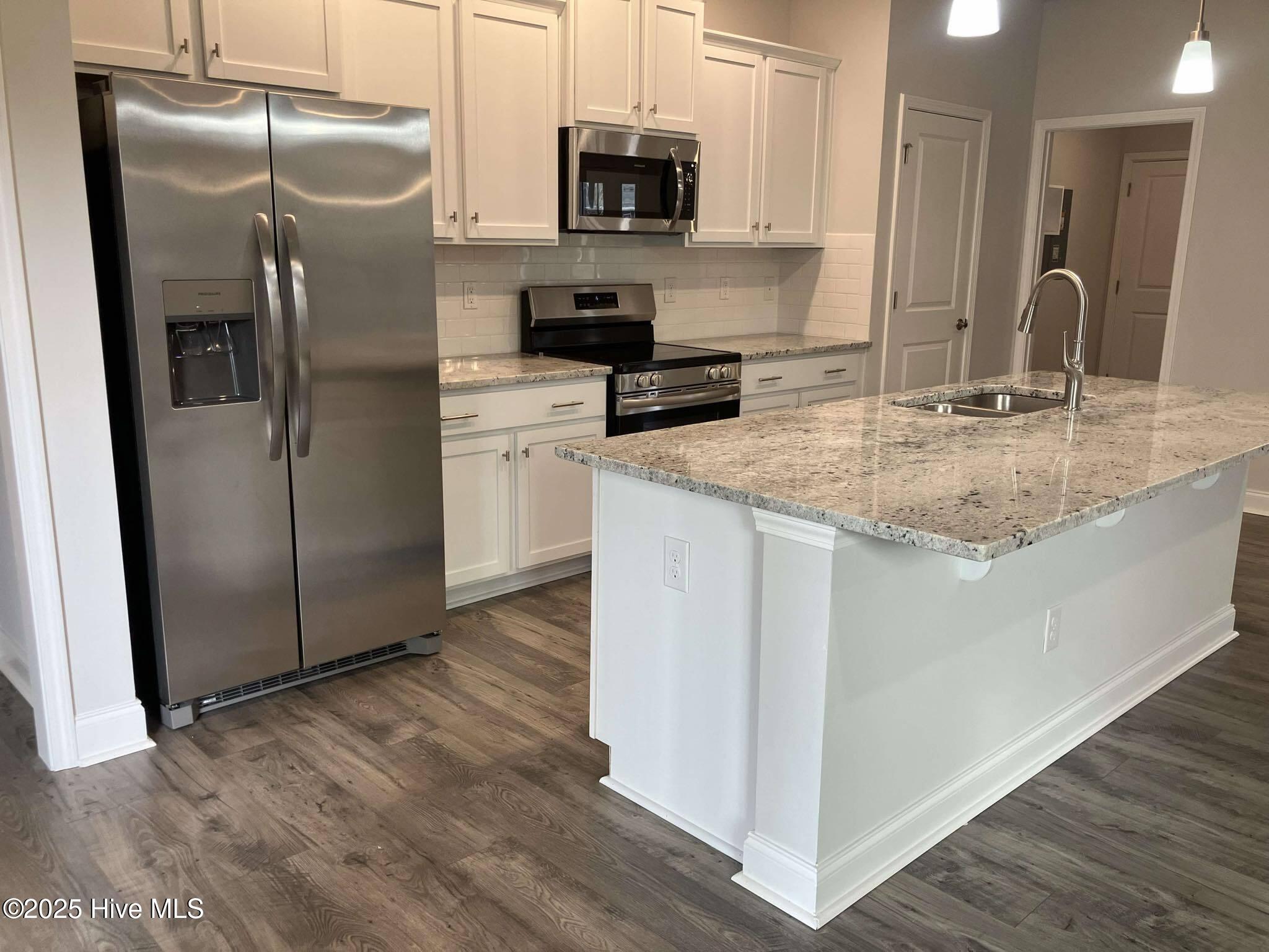 915 Sea Holly Court Property Photo 12